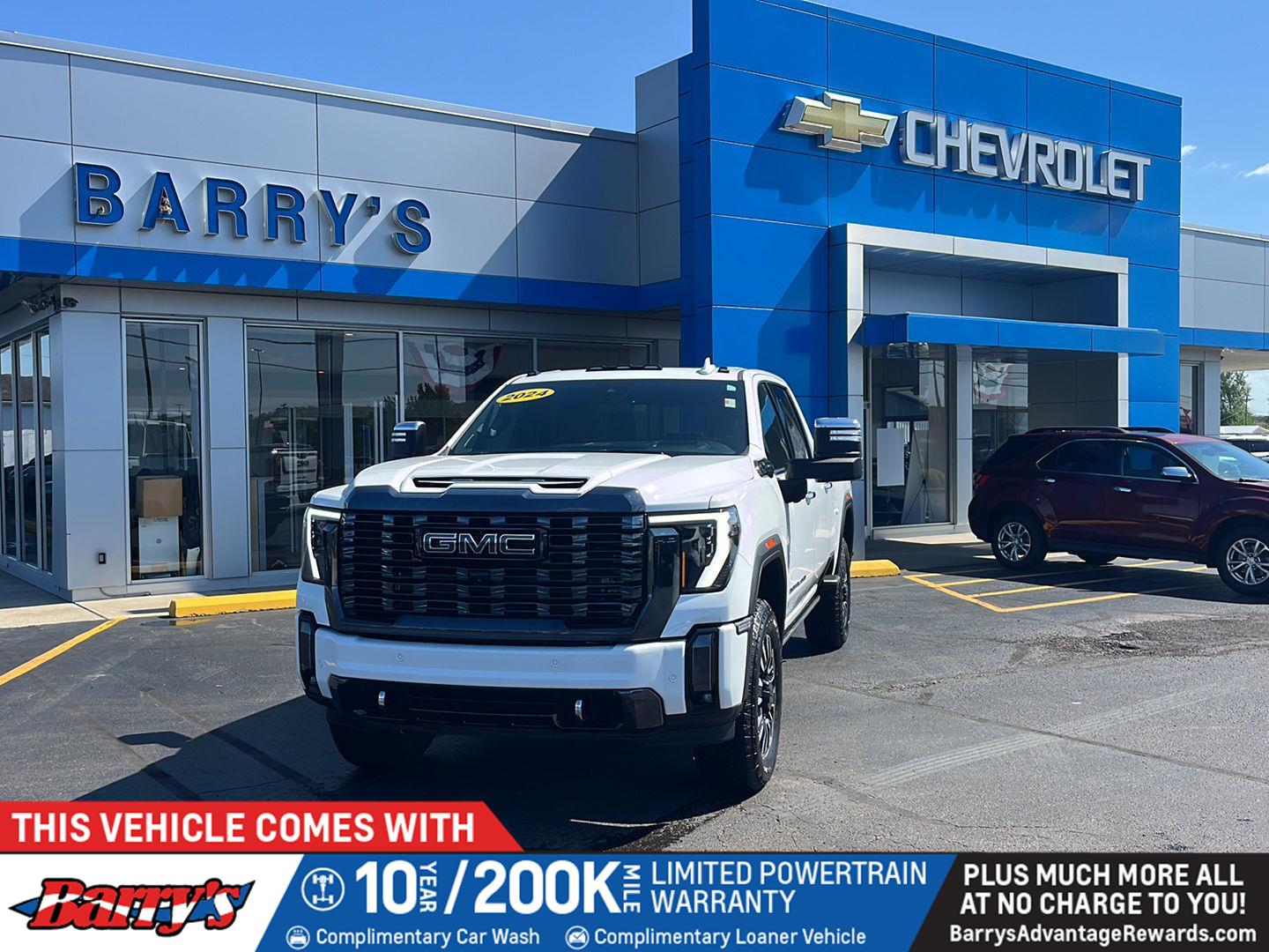 Summit White 2024 GMC Sierra 2500HD Denali Ultimate Crew Cab 4WD Pickup Truck Four-Wheel Drive Automatic