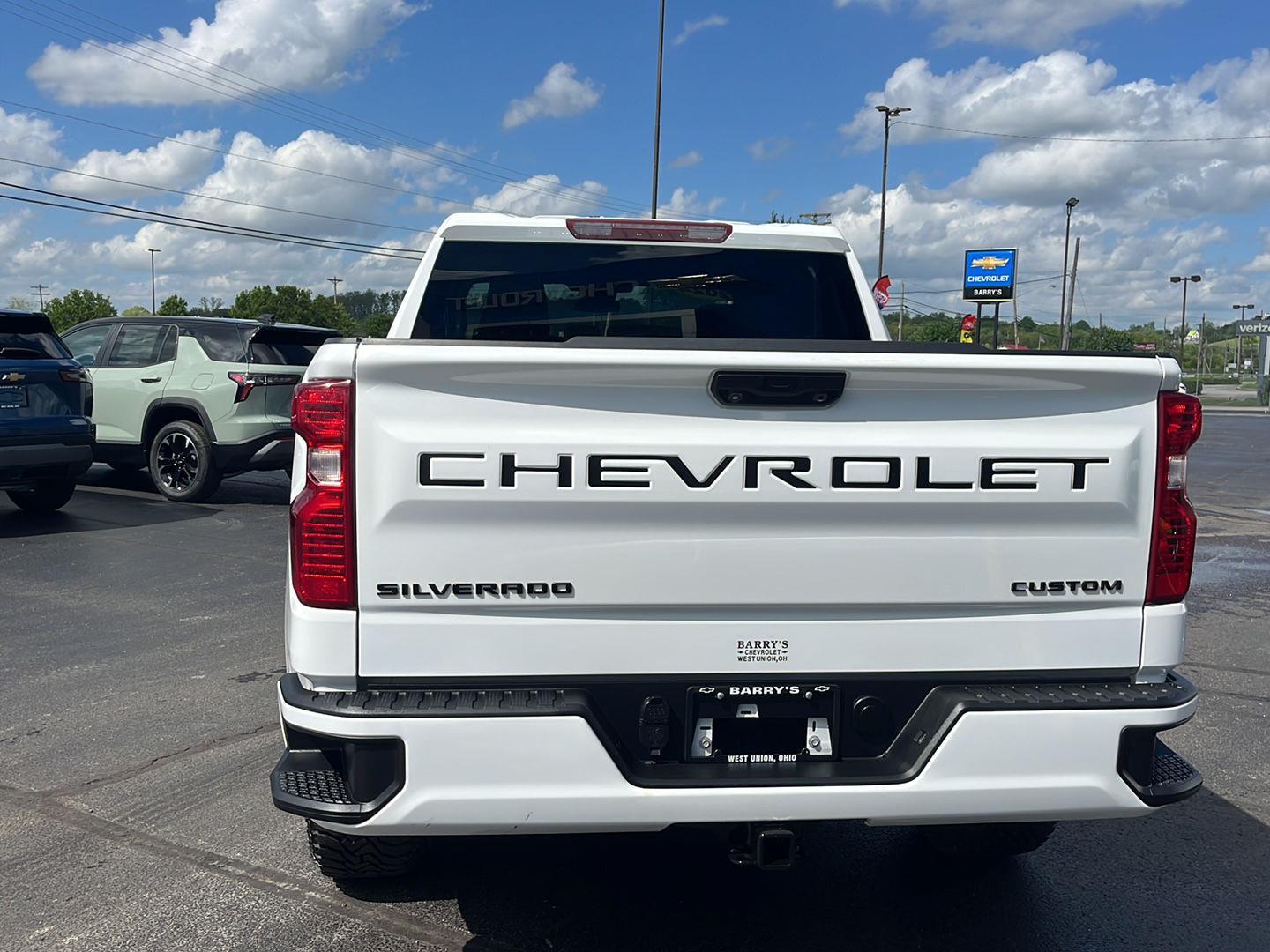 View vehicle photo 4