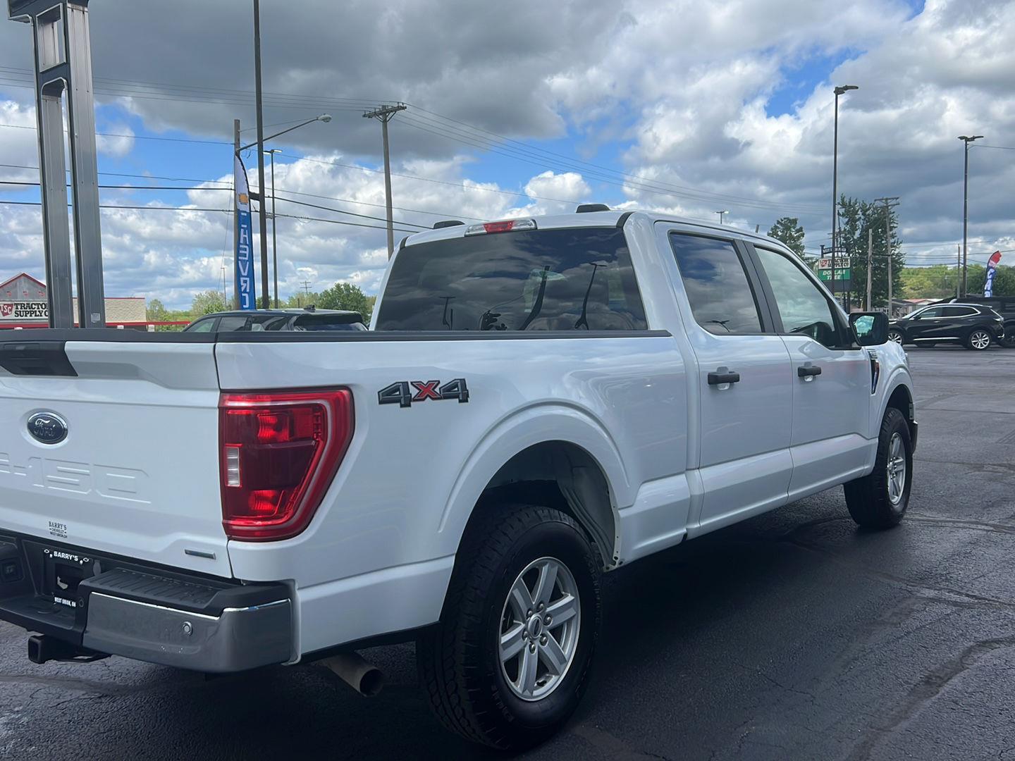 View vehicle photo 7