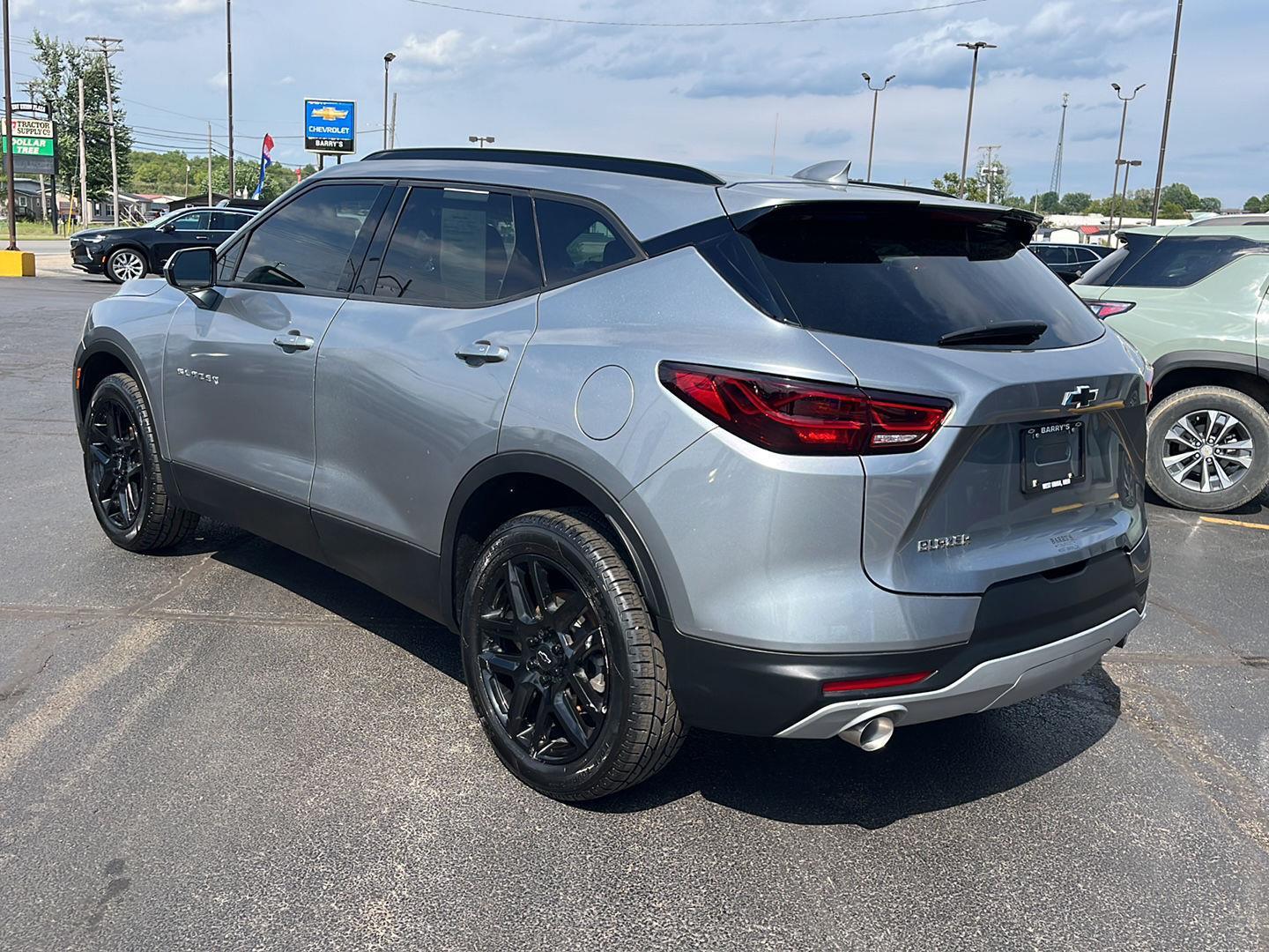 View vehicle photo 3