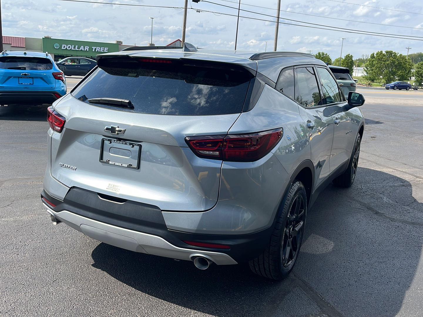 View vehicle photo 5