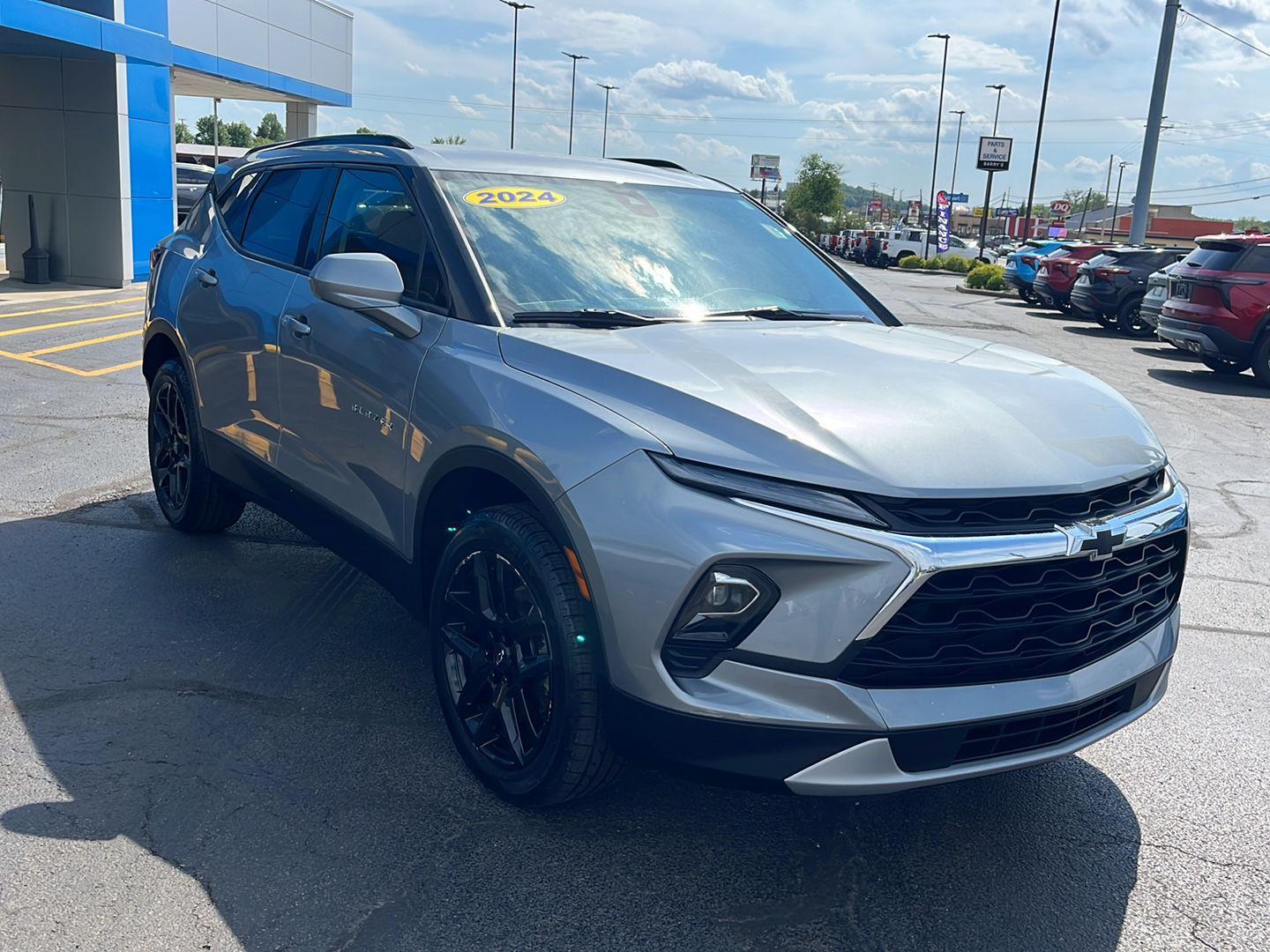 View vehicle photo 7