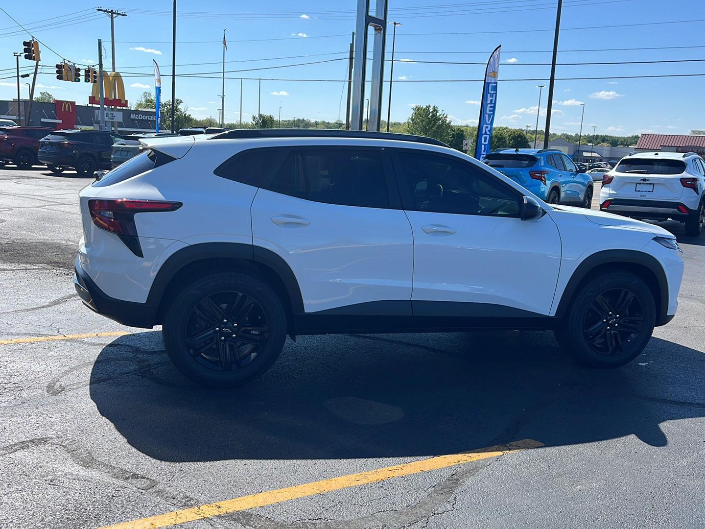 View vehicle photo 6