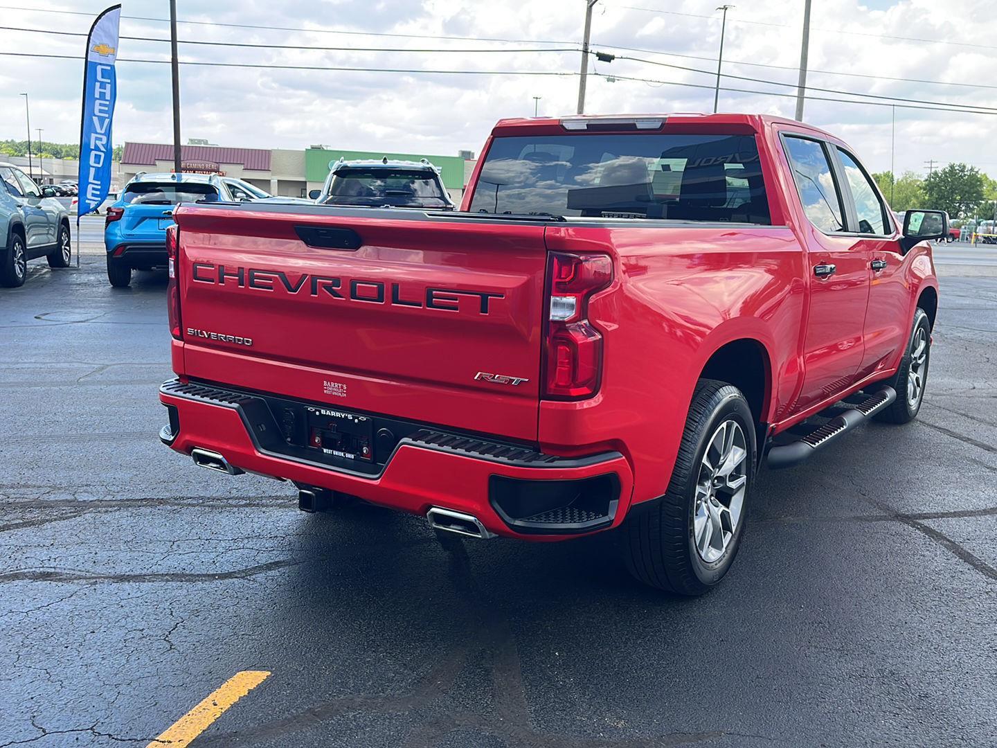 View vehicle photo 5