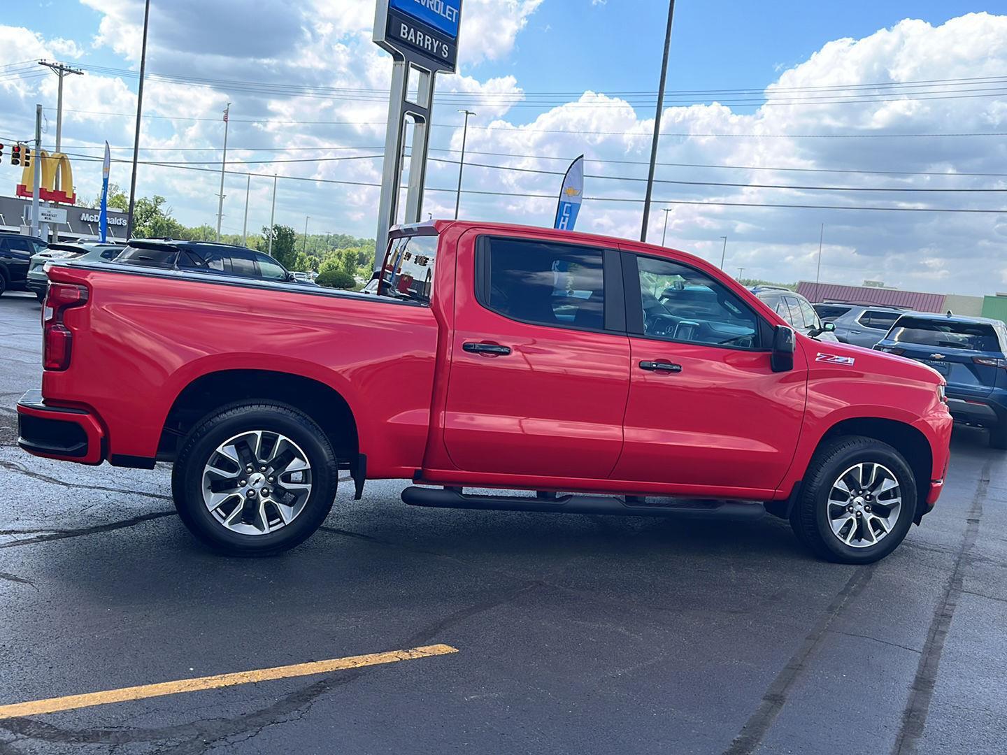 View vehicle photo 6