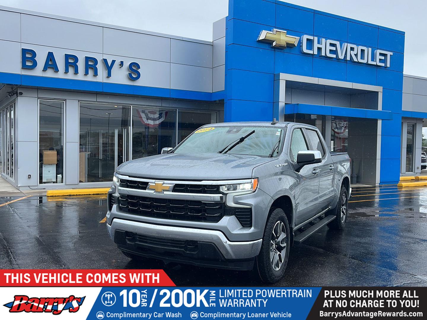 Sterling Gray Metallic 2024 Chevrolet Silverado 1500 LT Crew Cab 4WD Pickup Truck Four-Wheel Drive 8-Speed Automatic