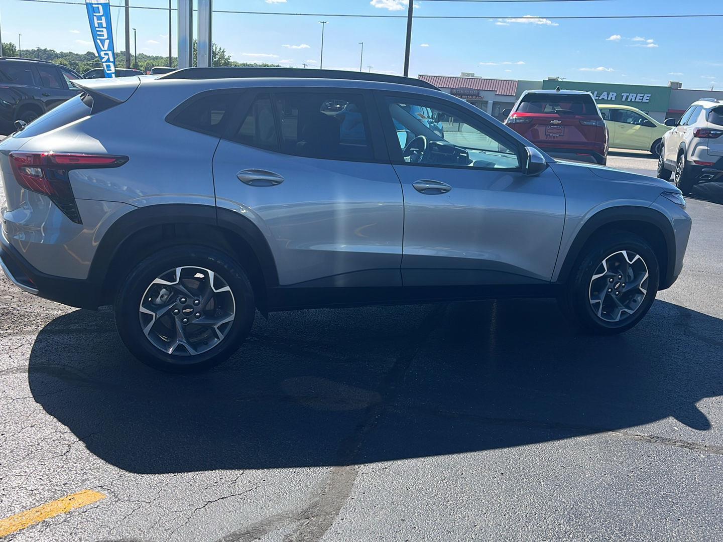 View vehicle photo 6