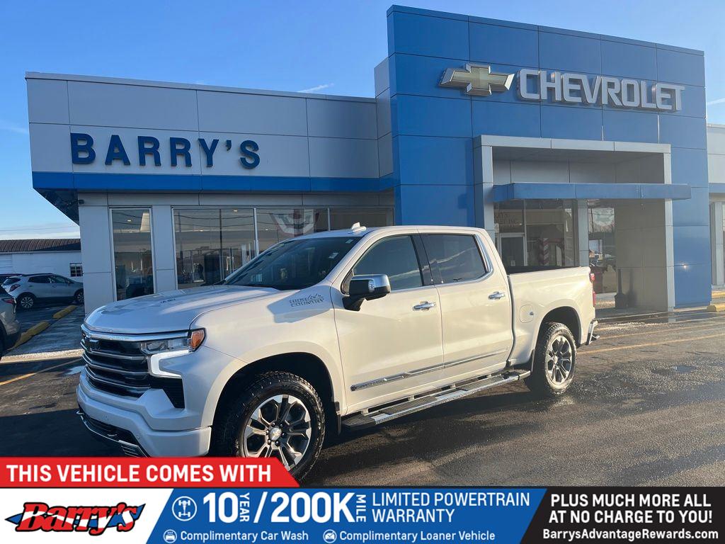 White (Iridescent Pearl Tricoat) 2024 Chevrolet Silverado 1500 High Country Crew Cab 4WD Pickup Truck Four-Wheel Drive Automatic