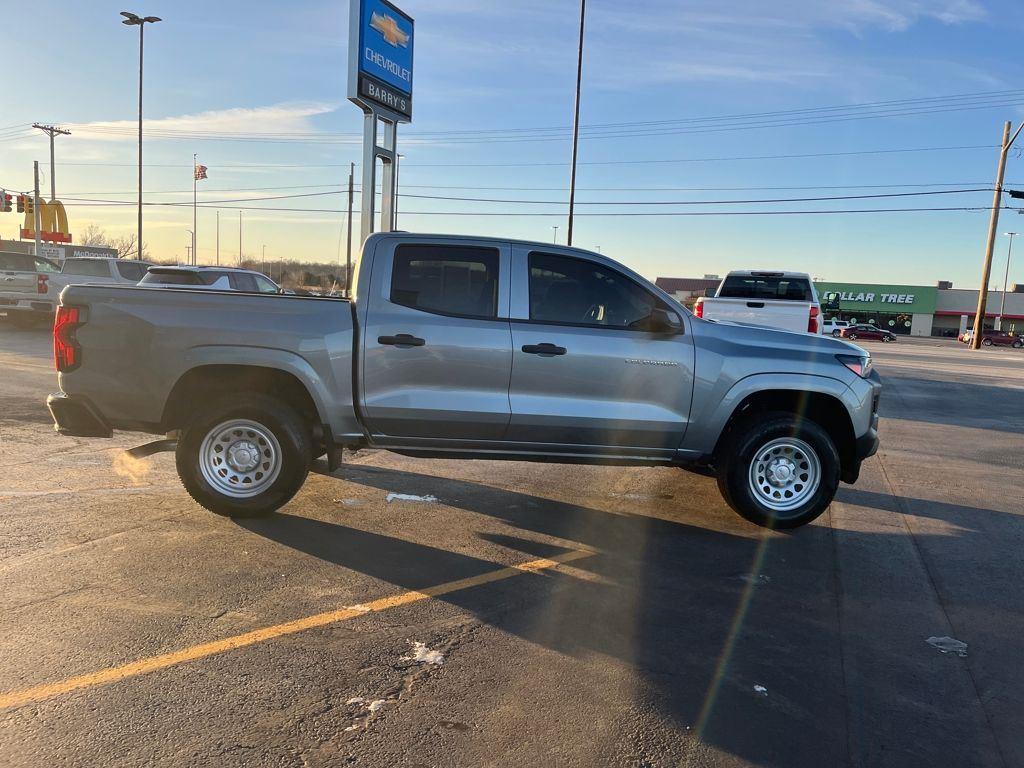 View vehicle photo 4