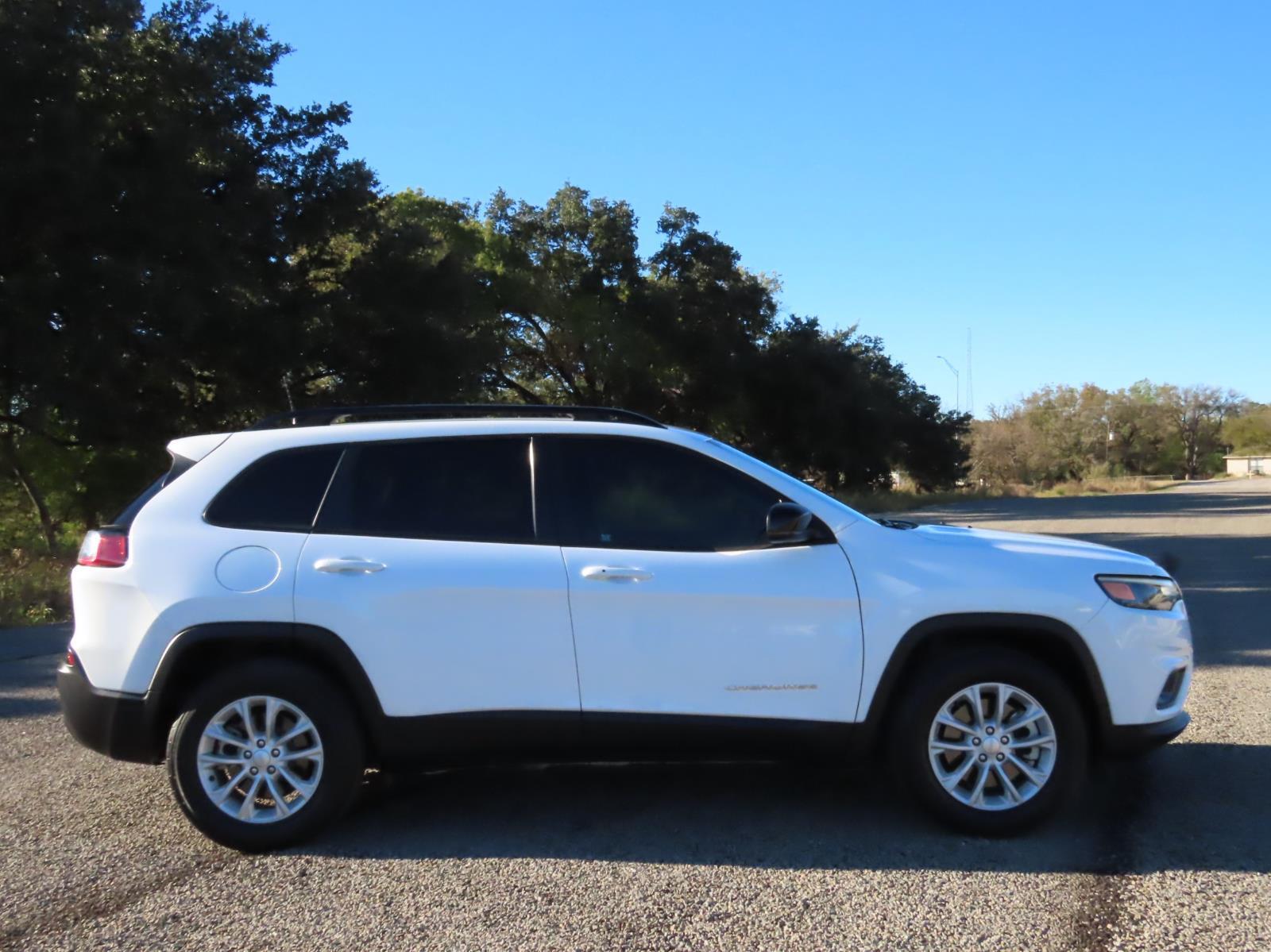Used Car 2022 Jeep Cherokee  Latitude Lux For Sale Under $25,000 In Lampasas, Texas