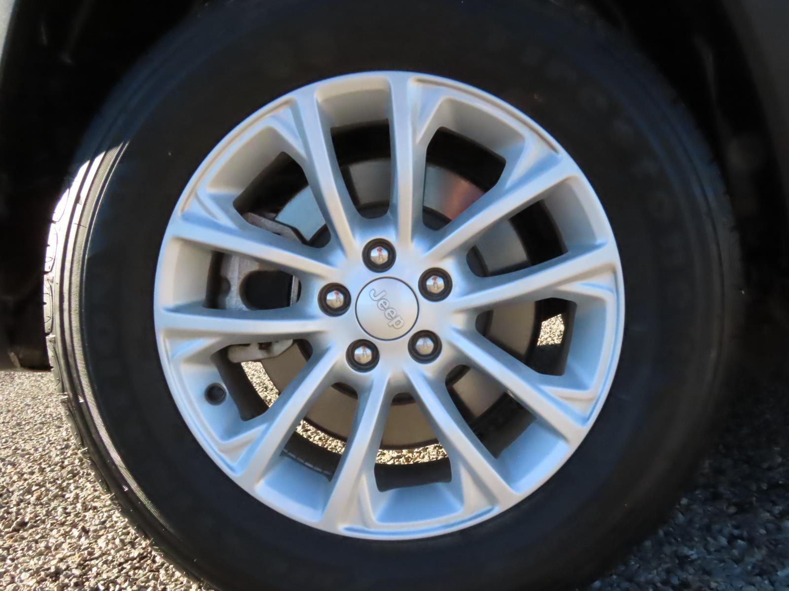 Used Car 2022 Jeep Cherokee  Latitude Lux For Sale Under $25,000 In Lampasas, Texas