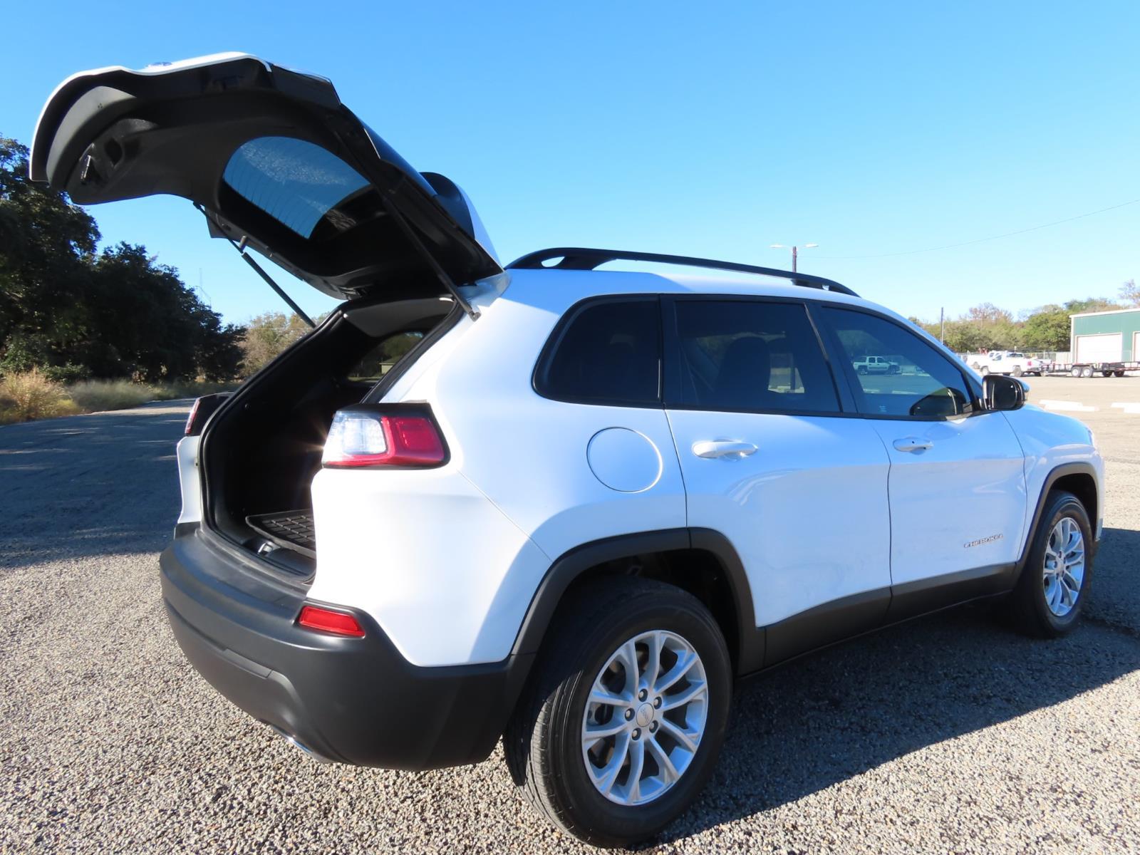 Used Car 2022 Jeep Cherokee  Latitude Lux For Sale Under $25,000 In Lampasas, Texas