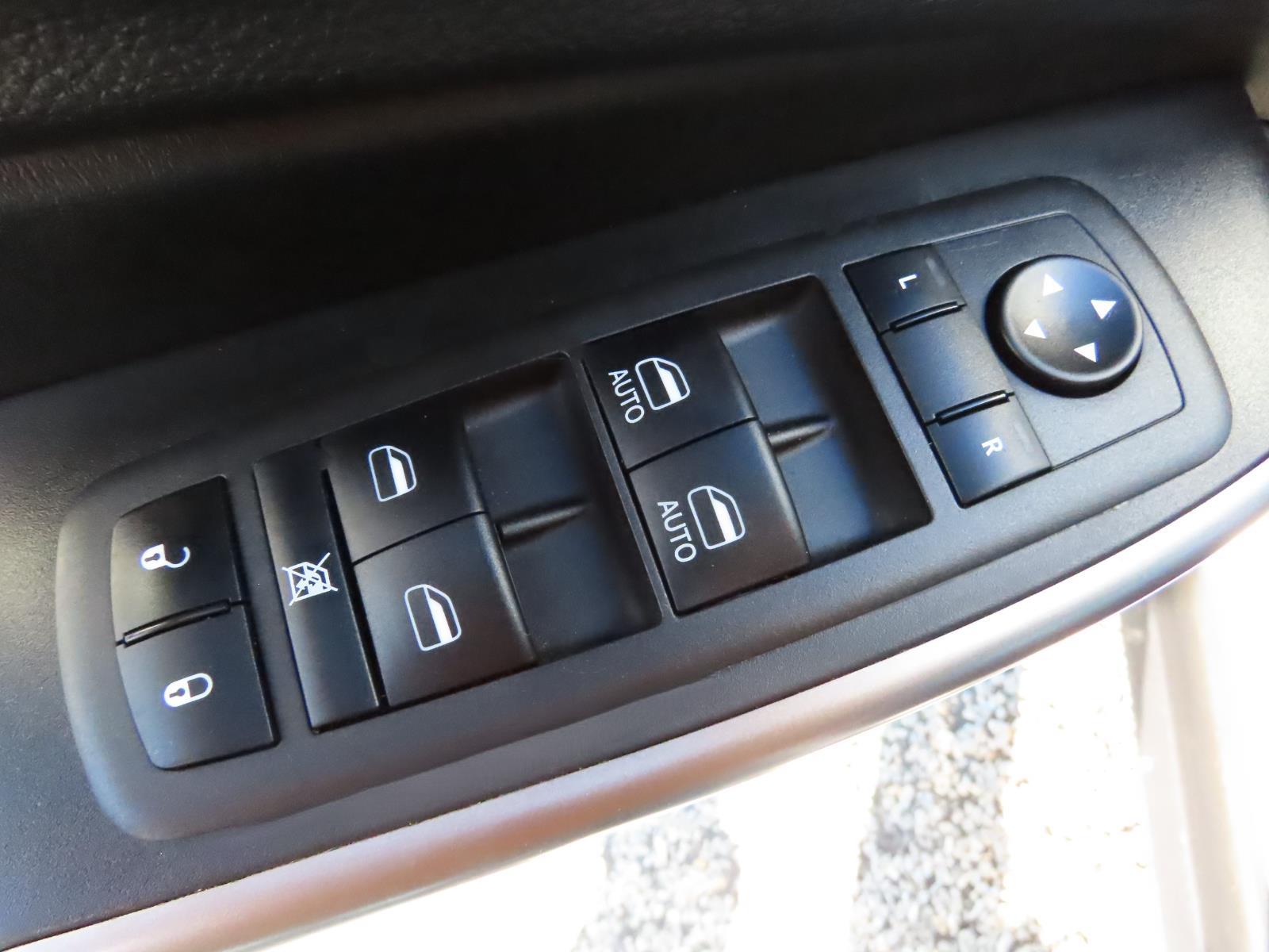 Used Car 2022 Jeep Cherokee  Latitude Lux For Sale Under $25,000 In Lampasas, Texas