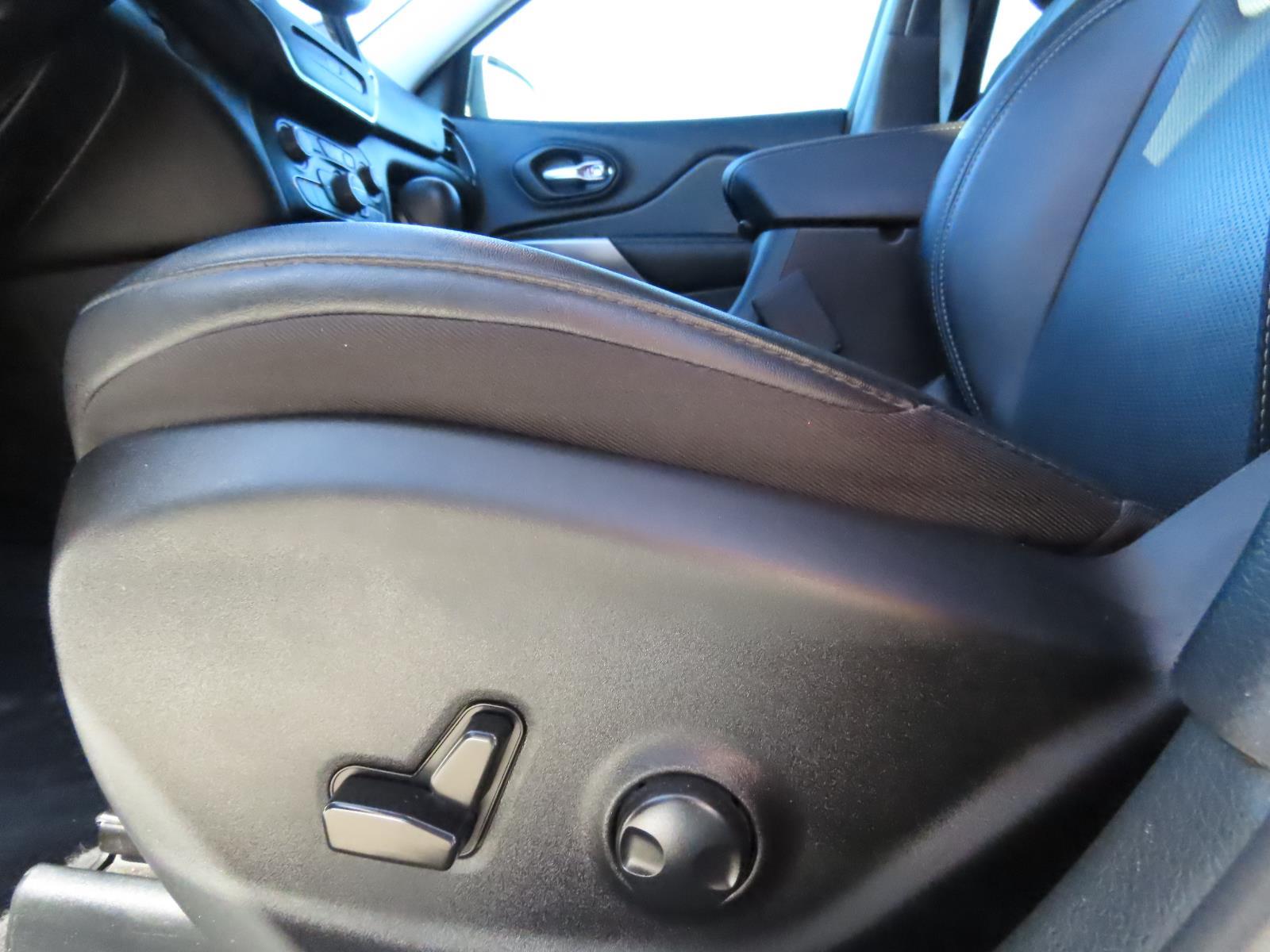 Used Car 2022 Jeep Cherokee  Latitude Lux For Sale Under $25,000 In Lampasas, Texas