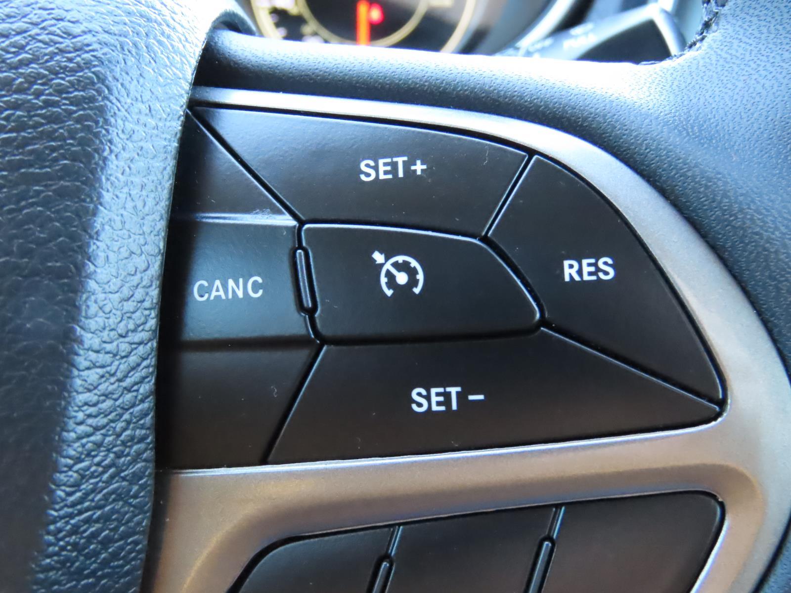 Used Car 2022 Jeep Cherokee  Latitude Lux For Sale Under $25,000 In Lampasas, Texas