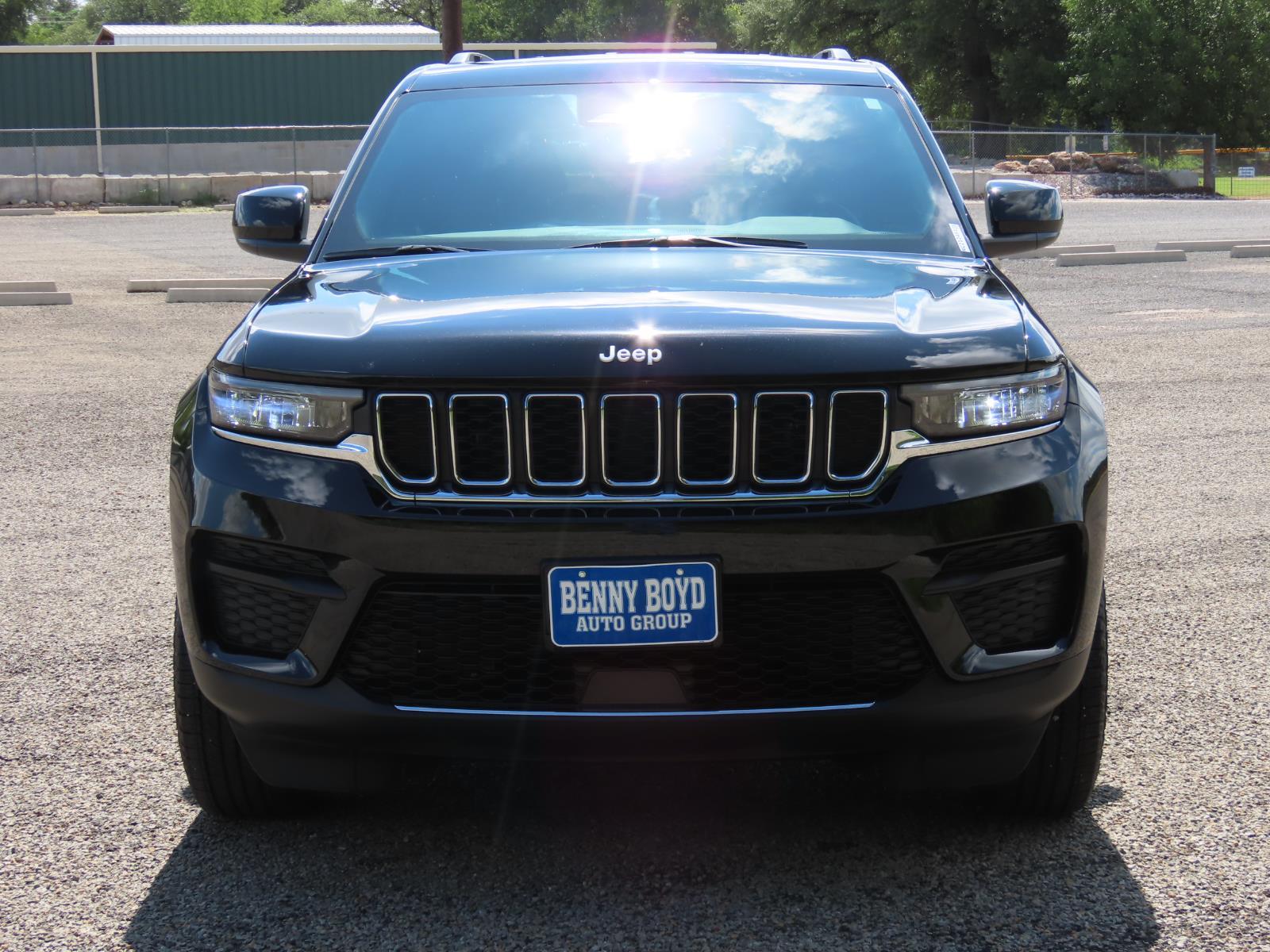 Used Car 2024 Jeep Grand Cherokee  Laredo For Sale Under $35,000 In Lampasas, Texas