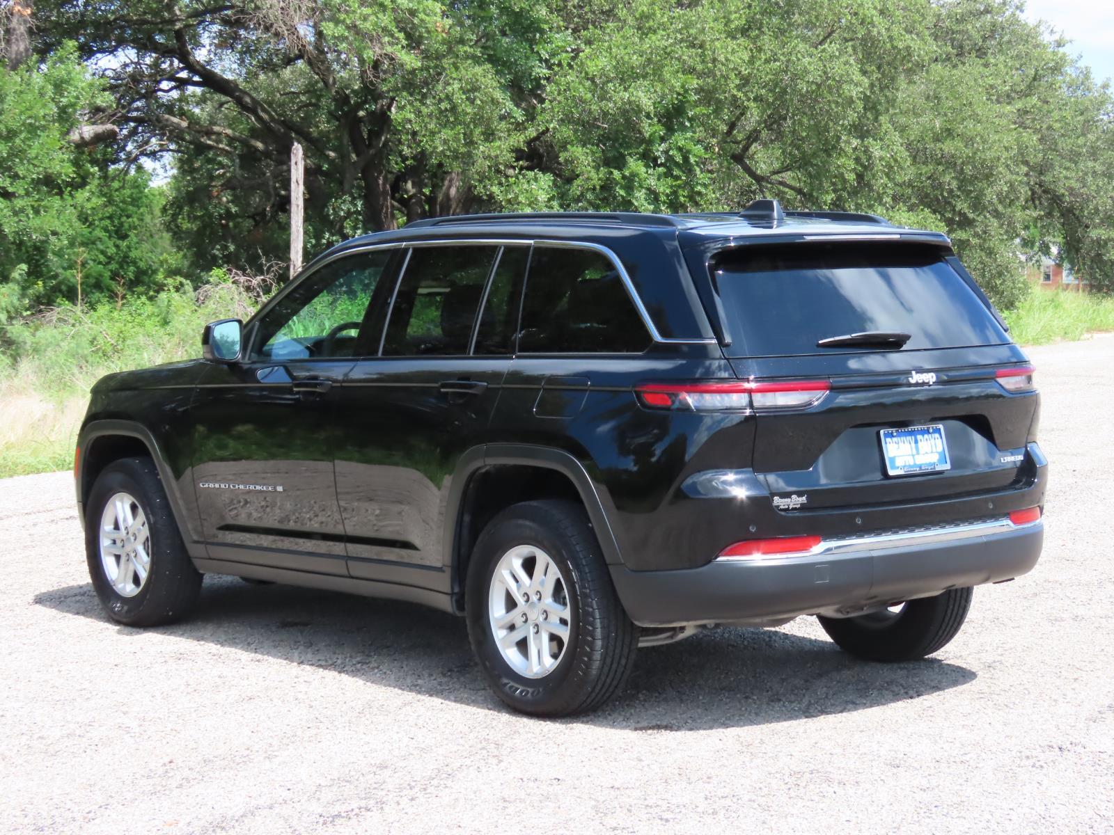 Used Car 2024 Jeep Grand Cherokee  Laredo For Sale Under $35,000 In Lampasas, Texas