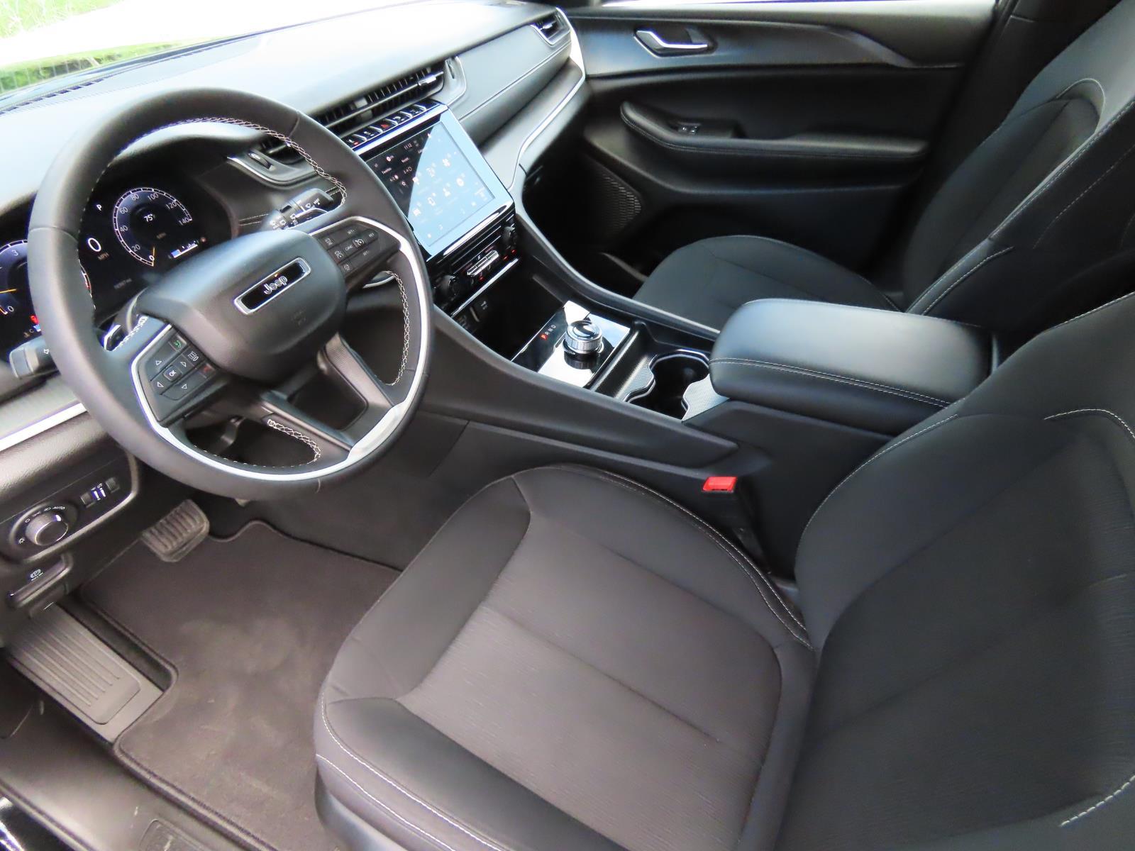 Used Car 2024 Jeep Grand Cherokee  Laredo For Sale Under $35,000 In Lampasas, Texas