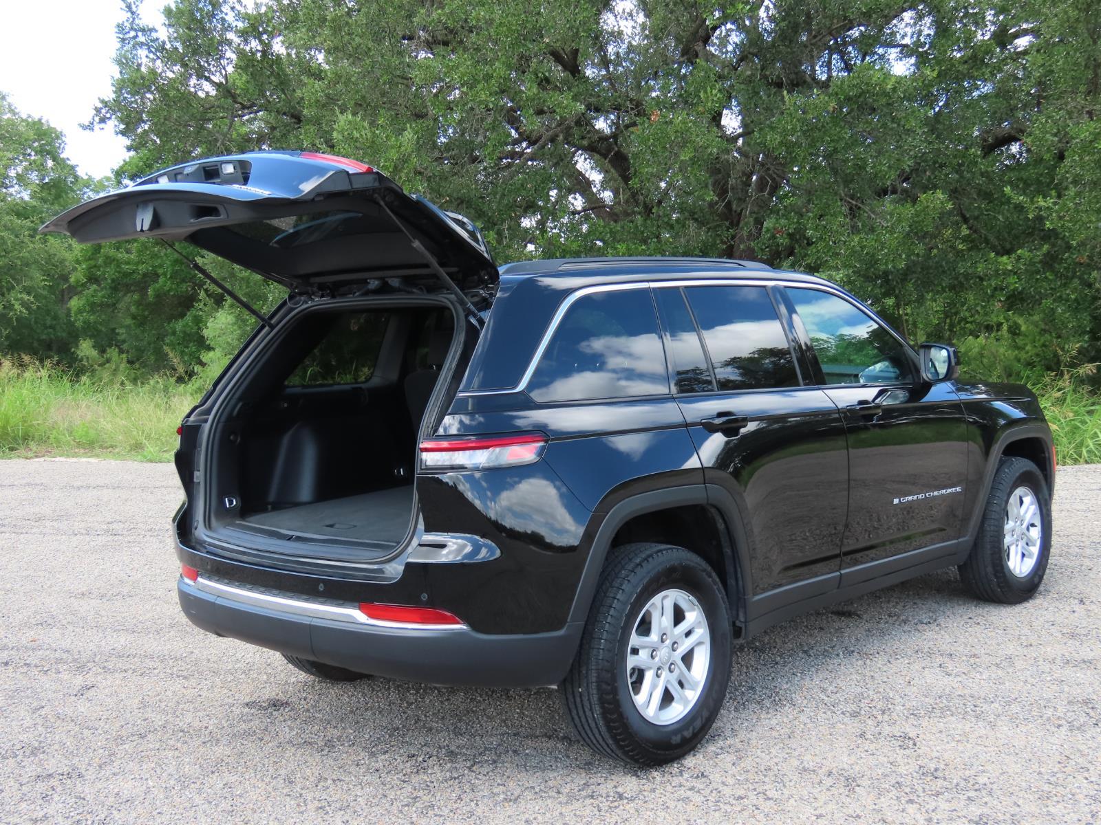 Used Car 2024 Jeep Grand Cherokee  Laredo For Sale Under $35,000 In Lampasas, Texas