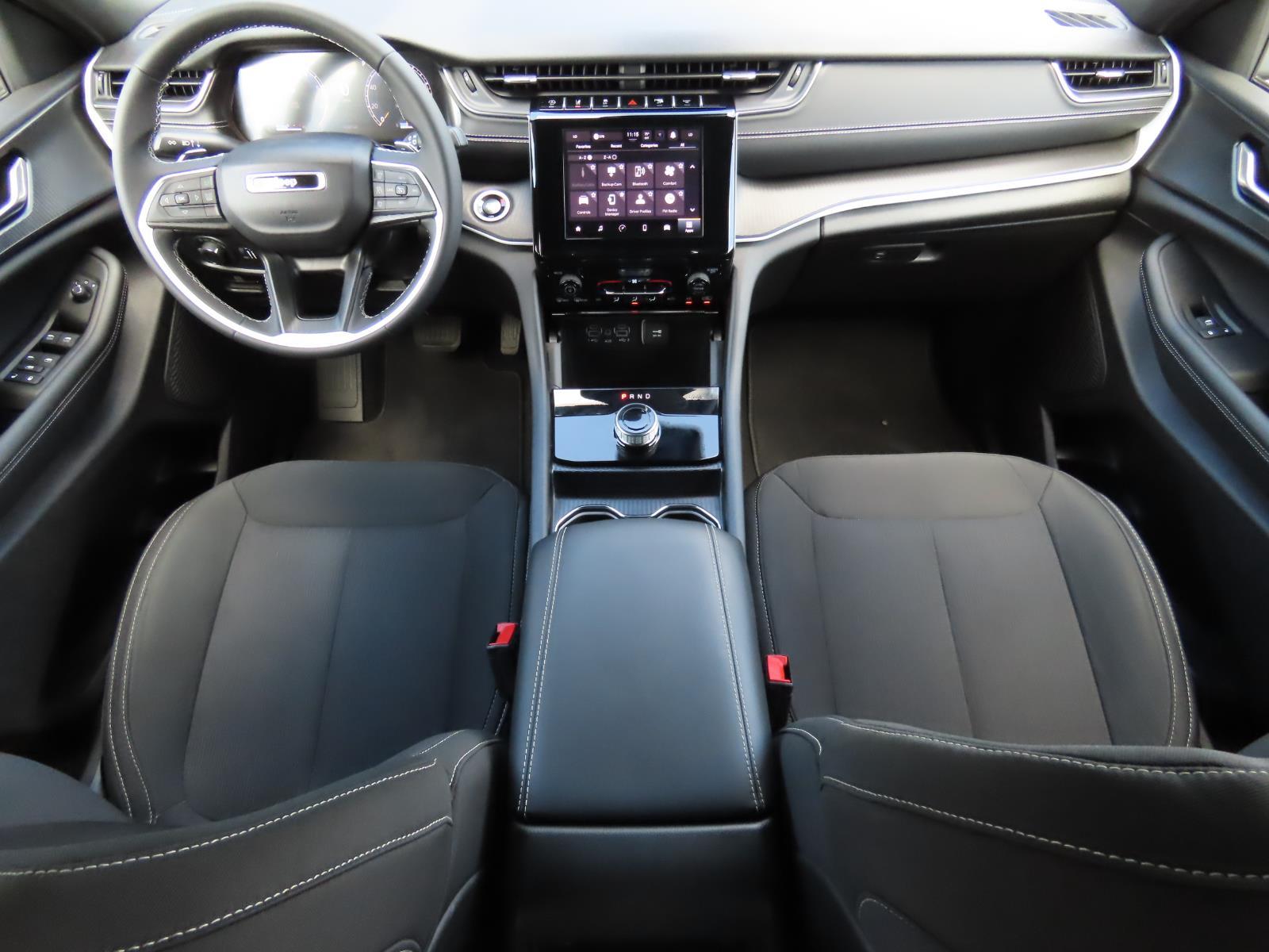 Used Car 2024 Jeep Grand Cherokee  Laredo For Sale Under $35,000 In Lampasas, Texas