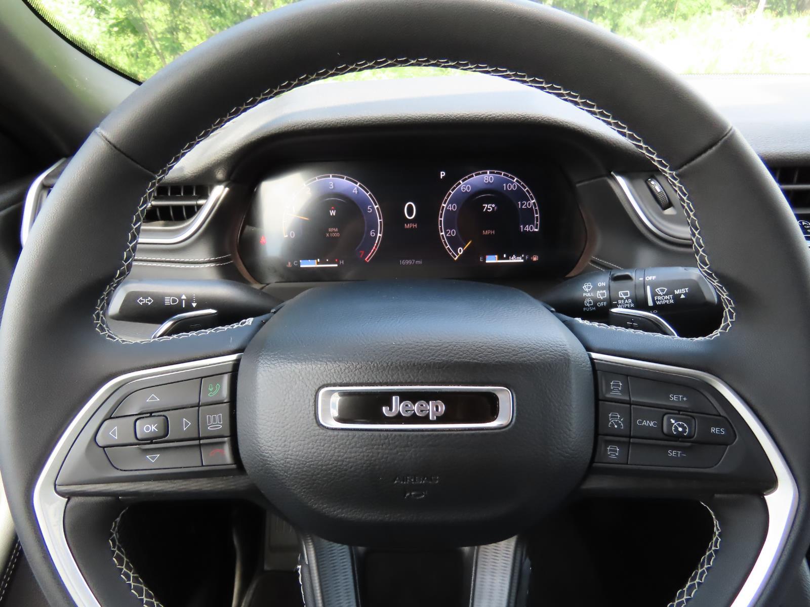 Used Car 2024 Jeep Grand Cherokee  Laredo For Sale Under $35,000 In Lampasas, Texas