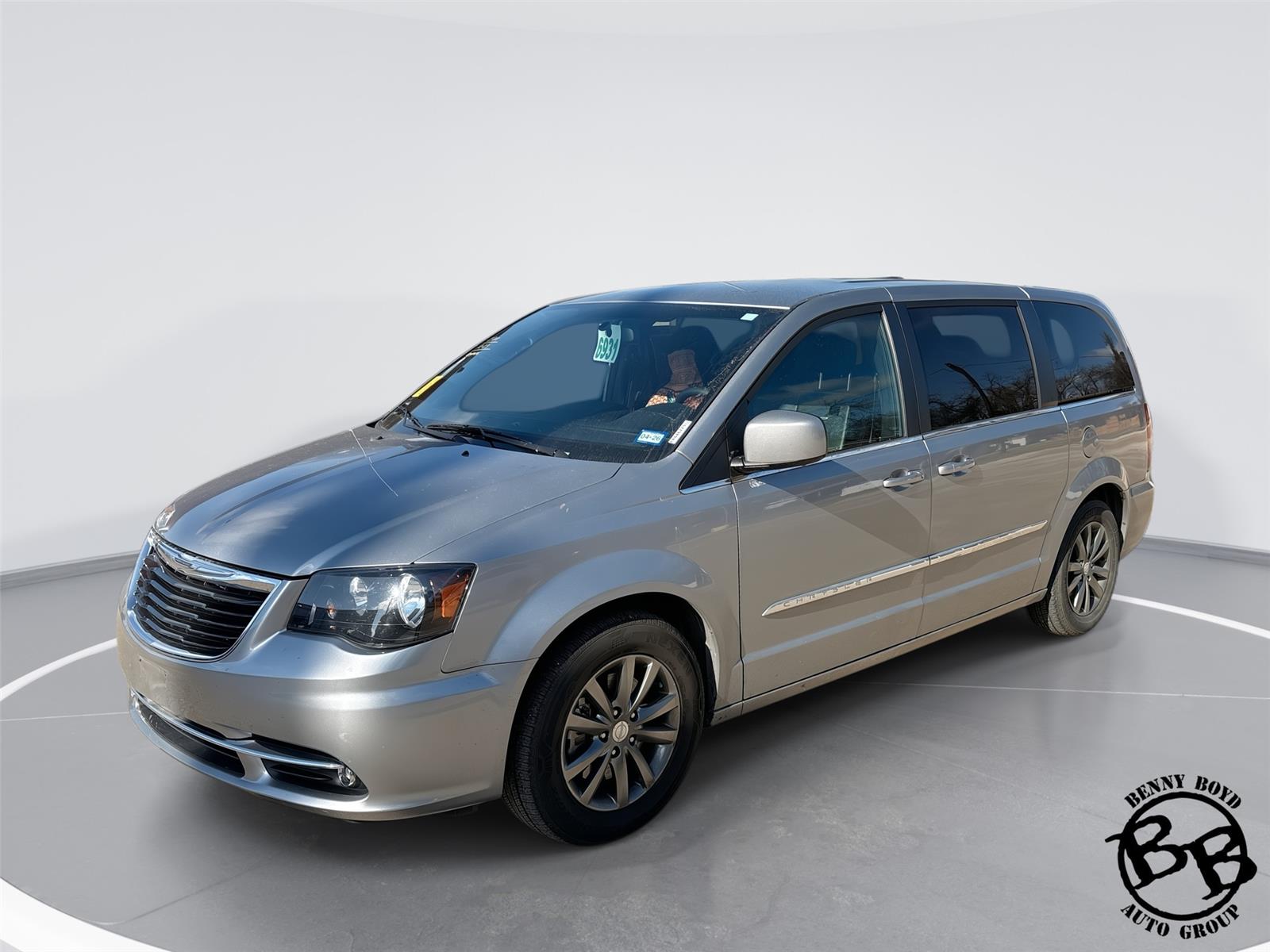 2015 Chrysler Town & Country S FWD