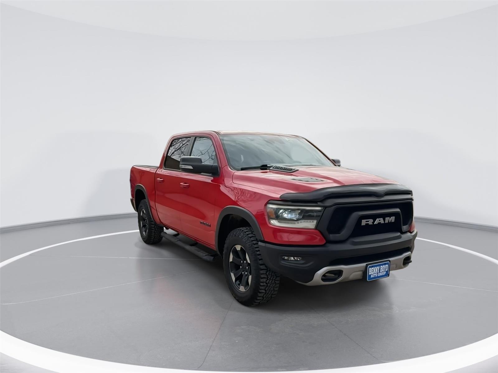 View vehicle photo 2