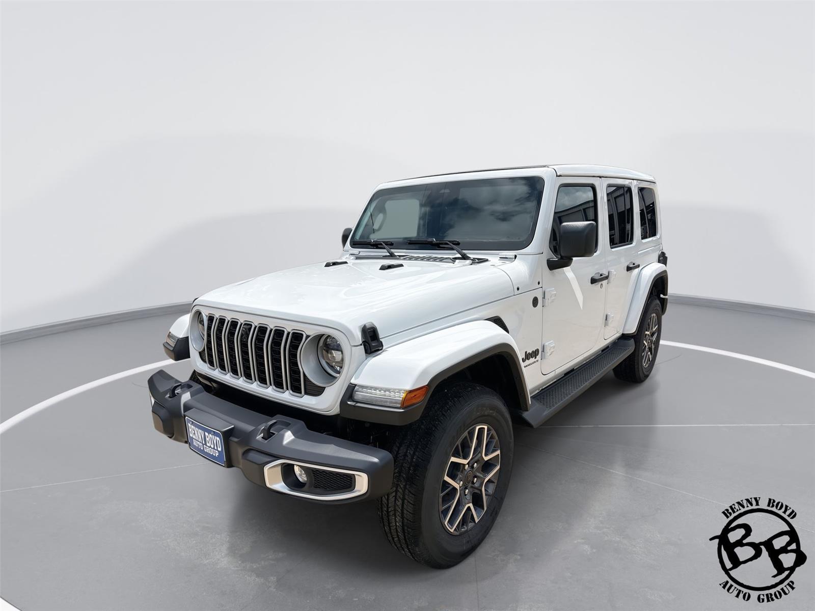 Bright White Clearcoat 2026 Jeep Wrangler Sahara 4-Door 4WD SUV / Crossover Four-Wheel Drive 8-Speed Automatic