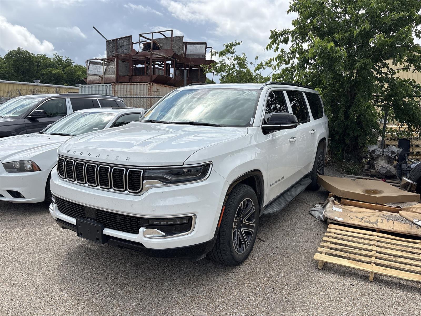 Bright White Clearcoat 2024 Jeep Wagoneer L RWD SUV / Crossover 4X2 8-Speed Automatic