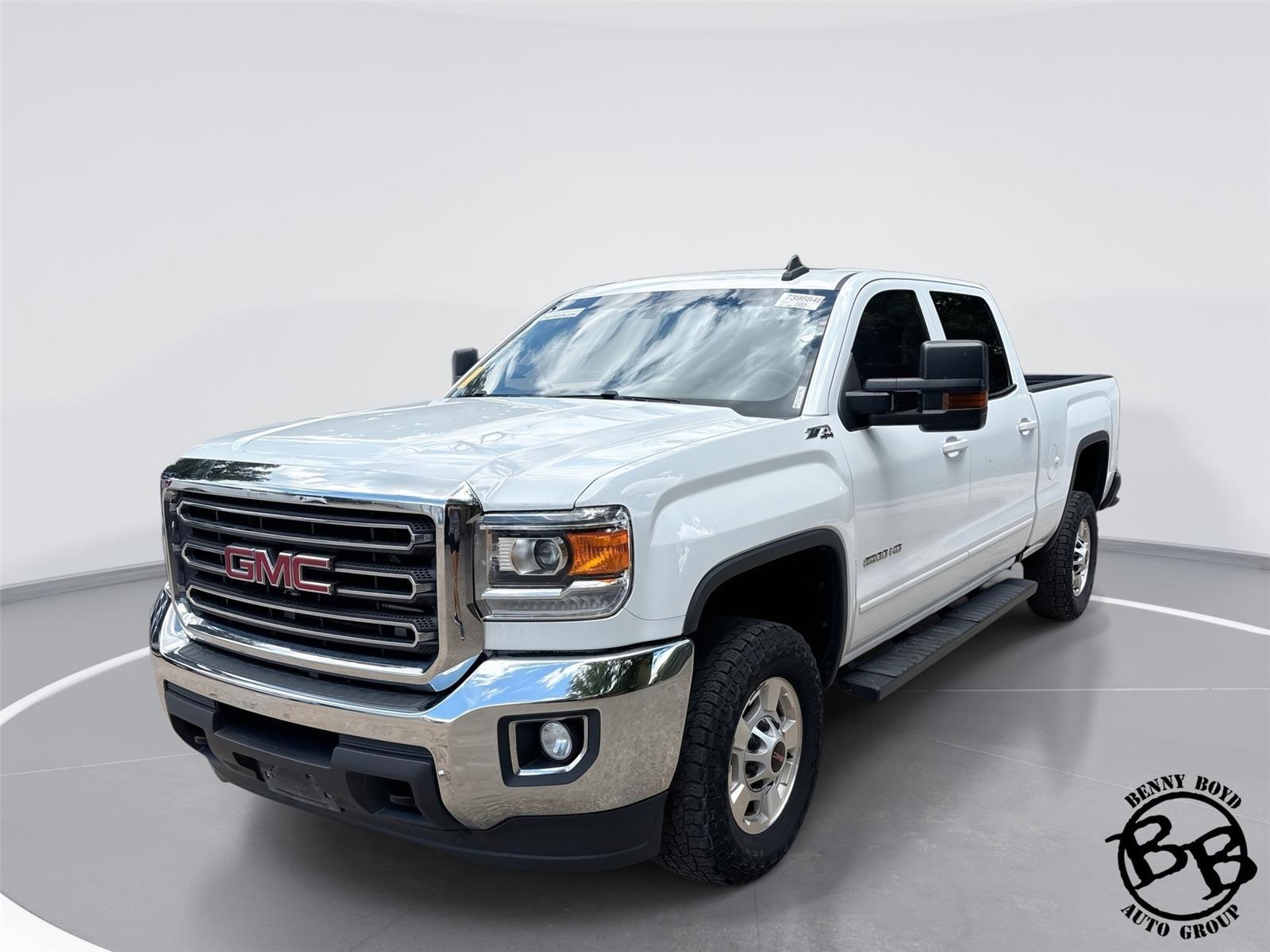 Summit White 2017 GMC Sierra 2500HD SLE Crew Cab SB 4WD Pickup Truck Four-Wheel Drive 6-Speed Automatic