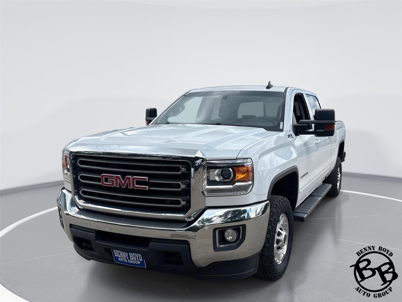 Summit White 2017 GMC Sierra 2500HD SLE Crew Cab SB 4WD Pickup Truck Four-Wheel Drive 6-Speed Automatic