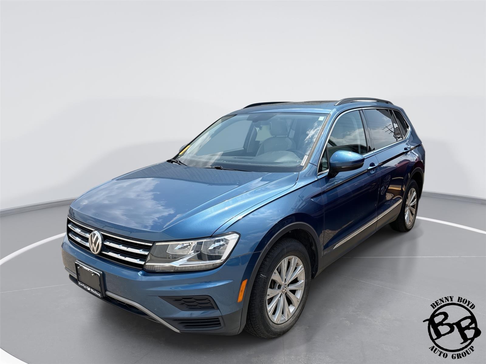 Silk Blue Metallic 2018 Volkswagen Tiguan SUV / Crossover Front-Wheel Drive Automatic