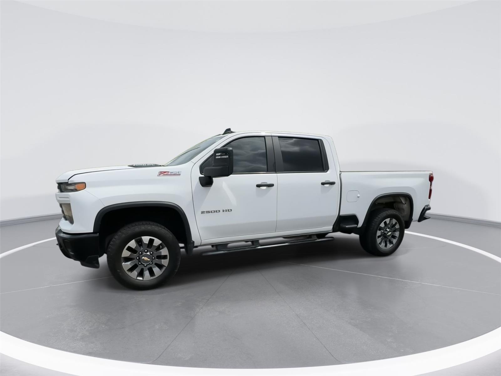 View vehicle photo 4