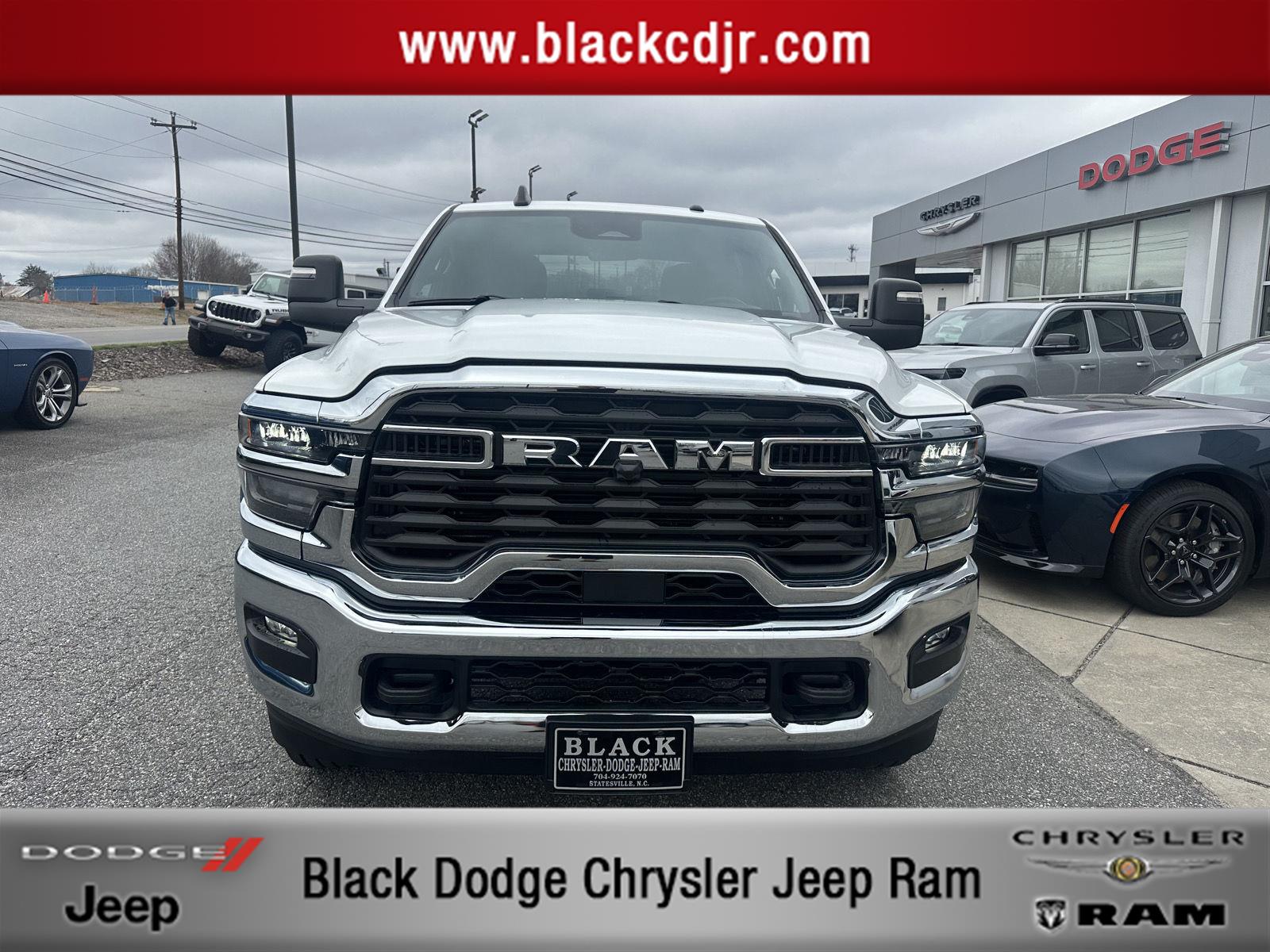 Bright White Clearcoat 2026 RAM 2500 Pickup Truck Four-Wheel Drive 8-Speed Automatic