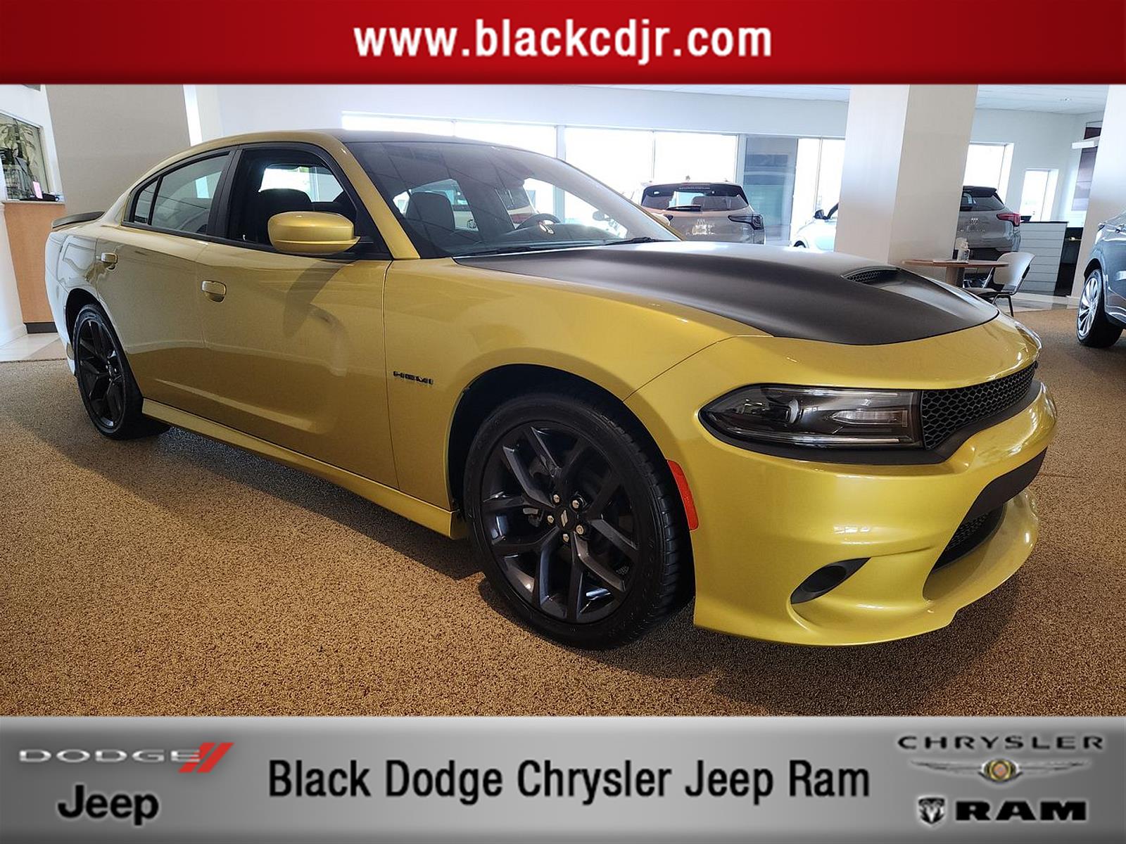 Gold Rush Pearlcoat 2021 Dodge Charger Sedan Rear-Wheel Drive 8-Speed Automatic