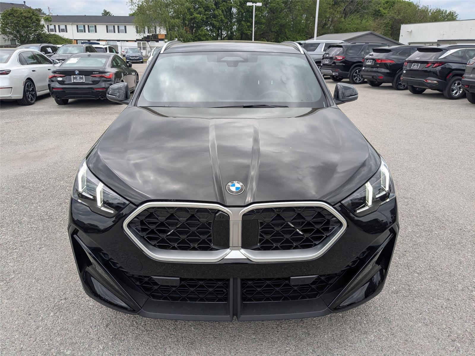 New 2026 Jet Black BMW xDrive28i image 2