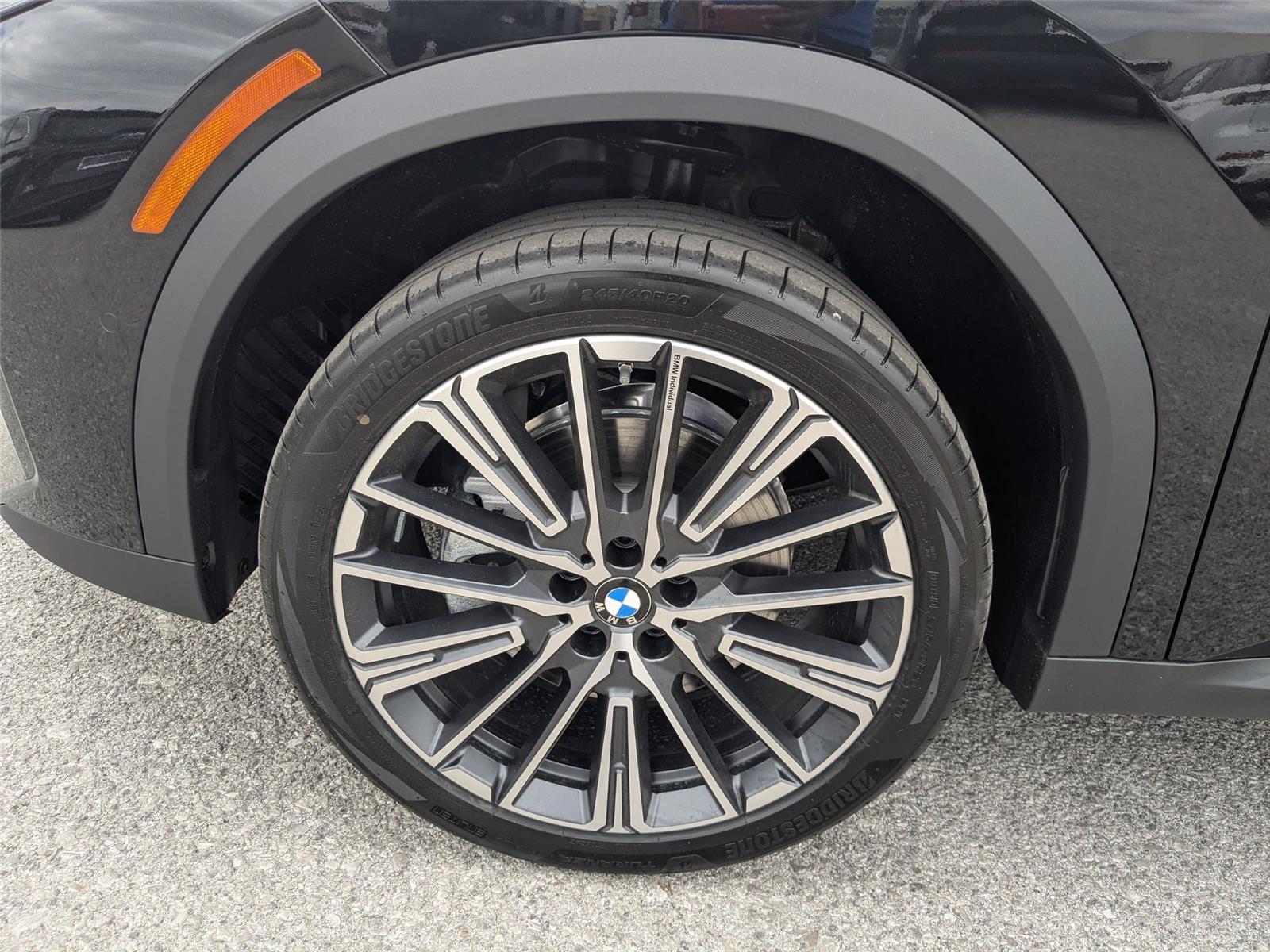 New 2026 Jet Black BMW xDrive28i image 9