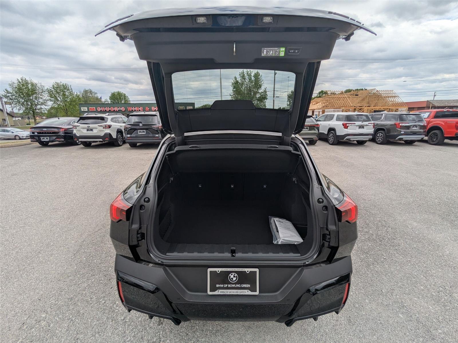 New 2026 Jet Black BMW xDrive28i image 28