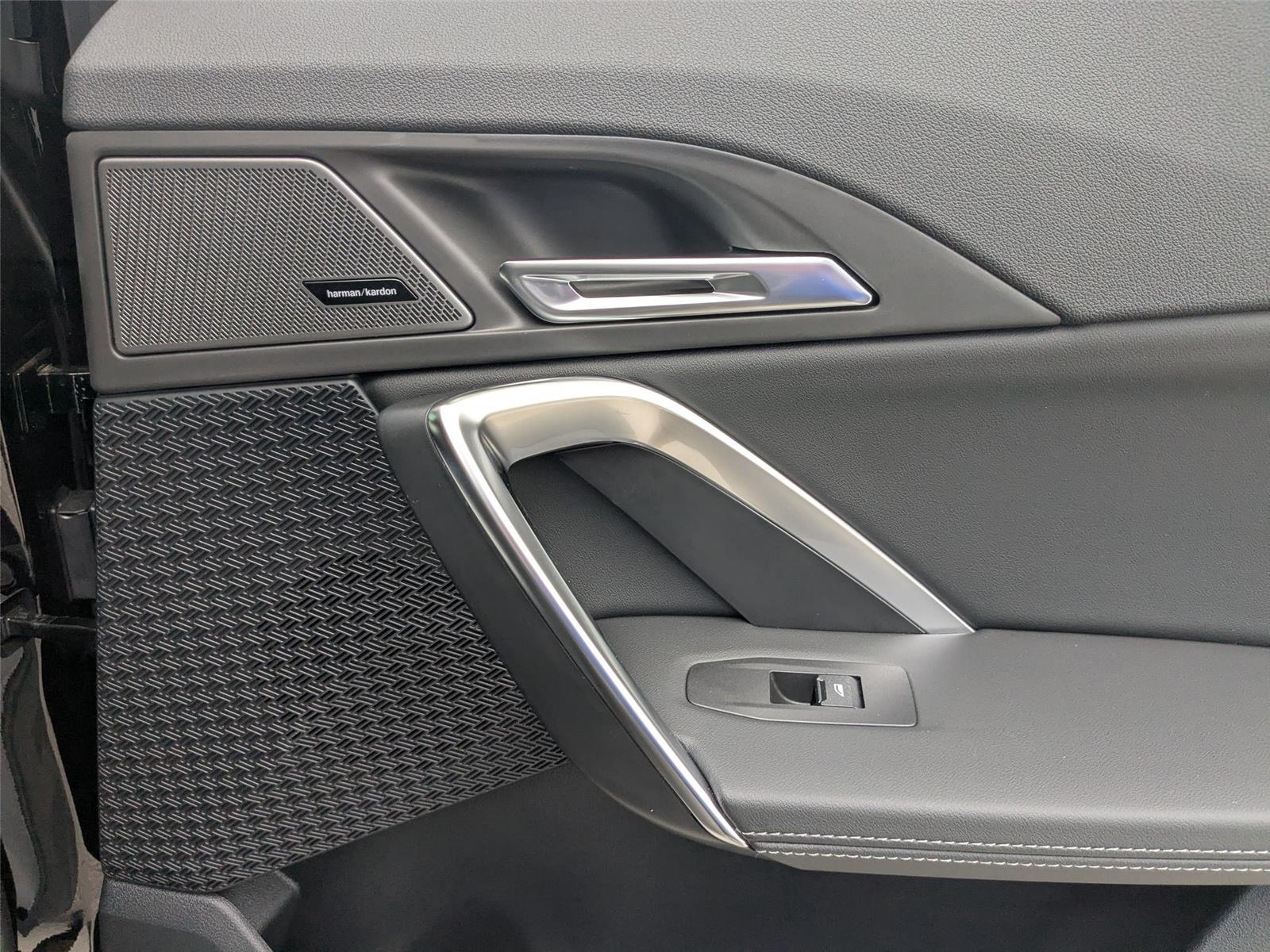 New 2026 Jet Black BMW xDrive28i image 30