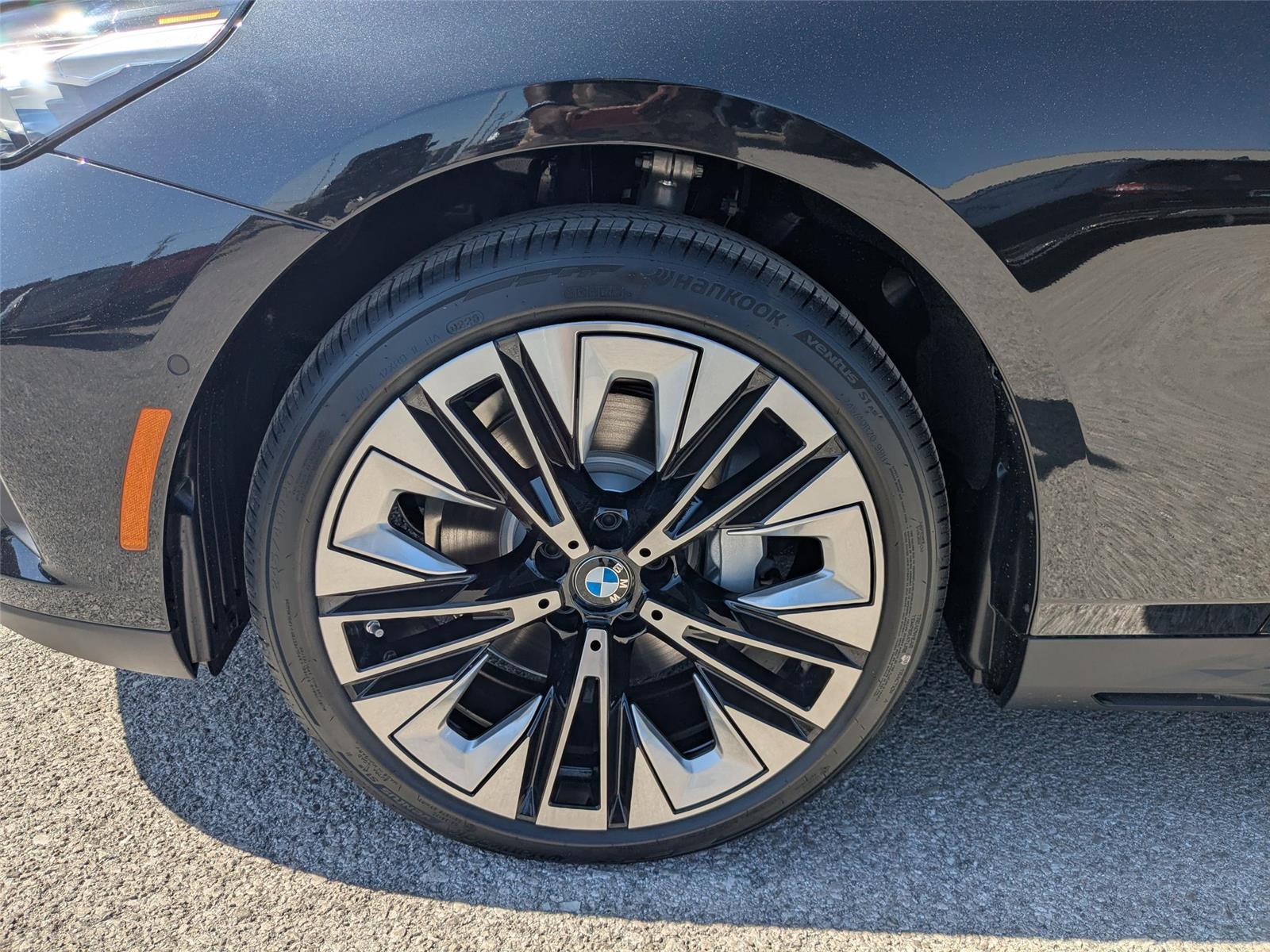 New 2027 BLACK BMW 530i xDrive image 9