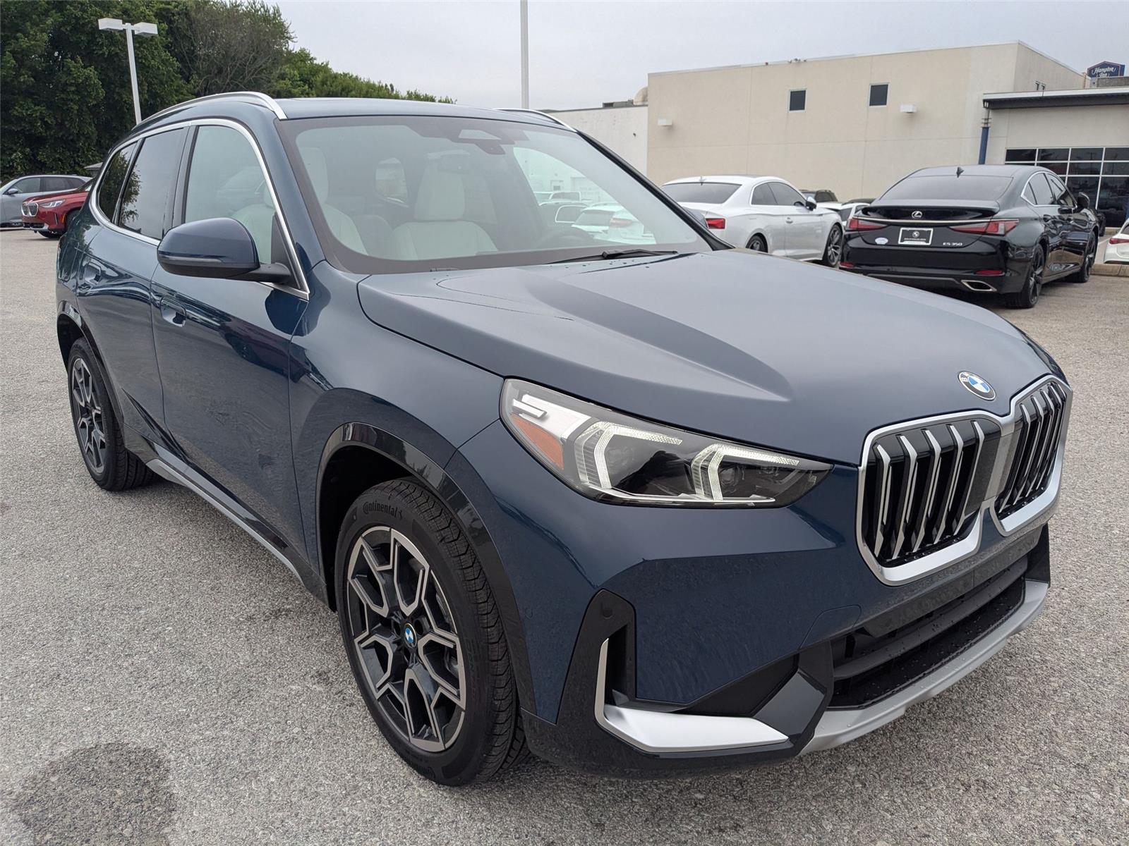 New 2026 Night Dusk Blue Metallic BMW xDrive28i image 3