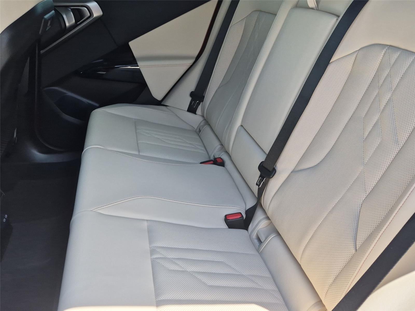 New 2026 Vegas Red Metallic BMW 30 xDrive image 31