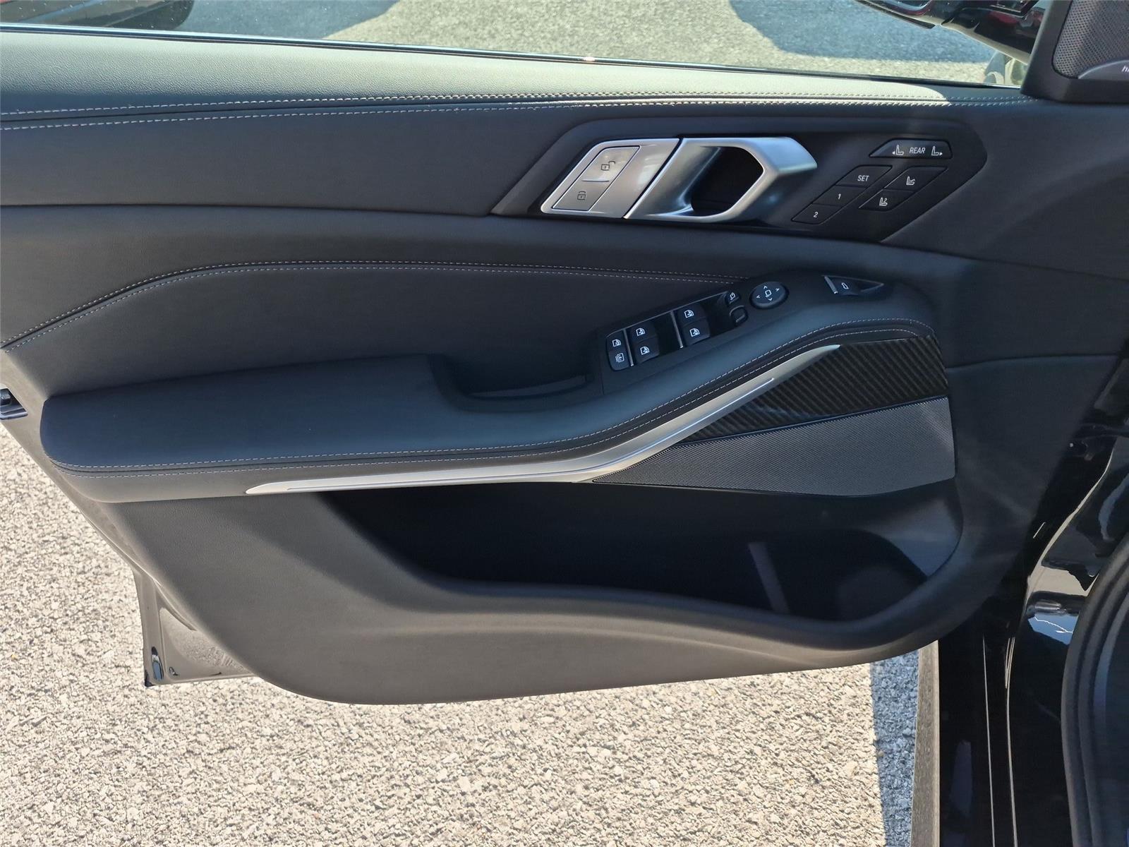 New 2027 Black Sapphire Metallic BMW M60i image 15
