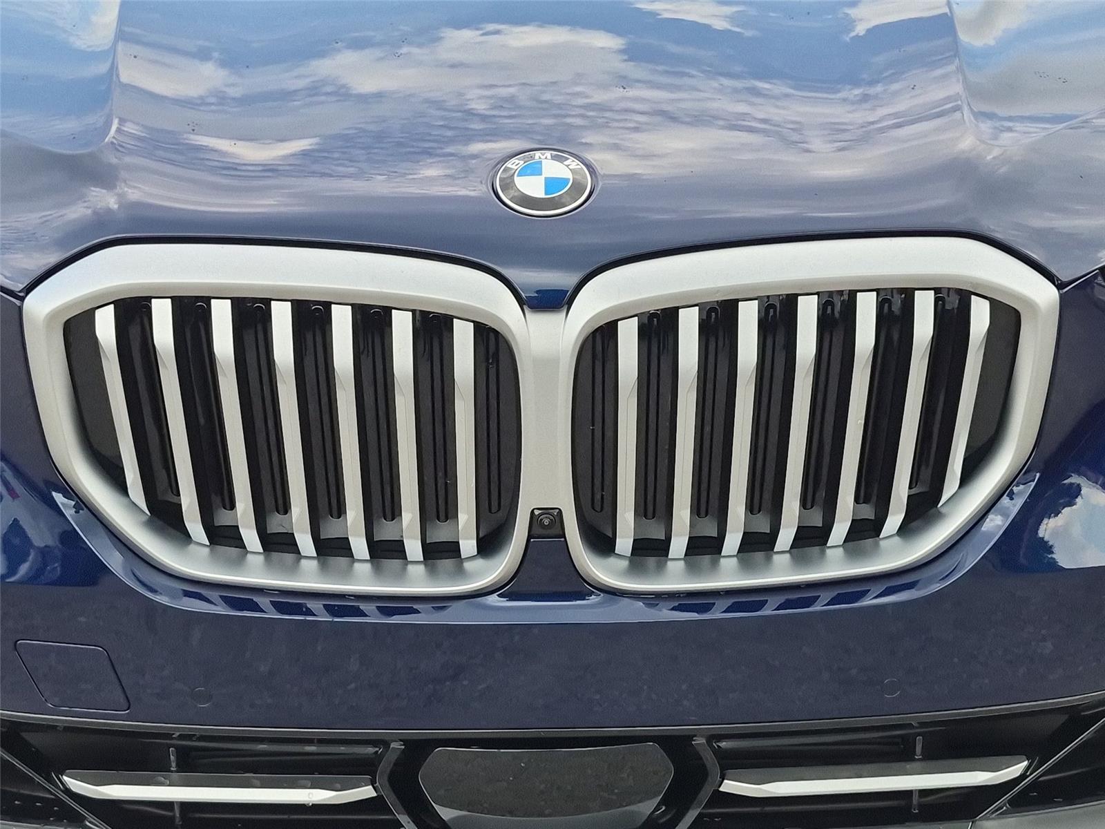 New 2026 Tanzanite Blue II Metallic BMW xDrive40i image 14