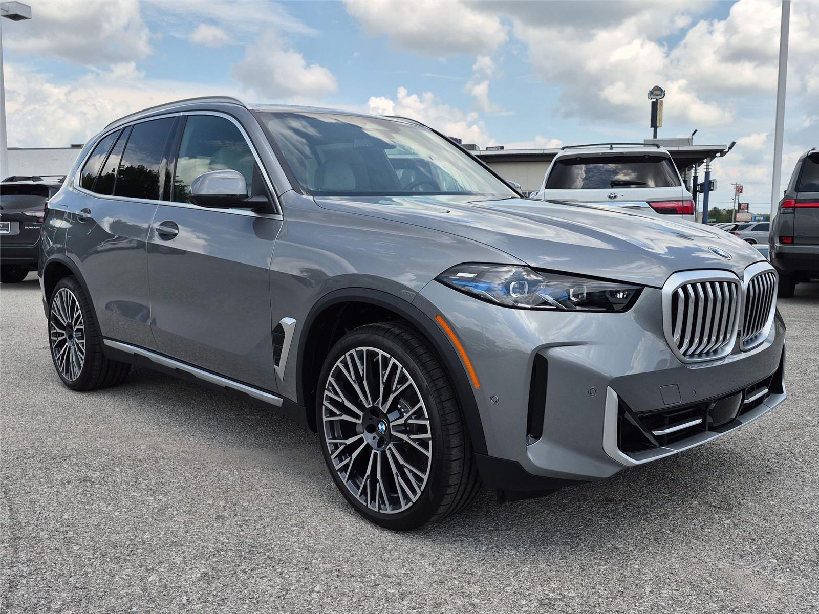 New 2026 Skyscraper Grey Metallic BMW xDrive40i image 7
