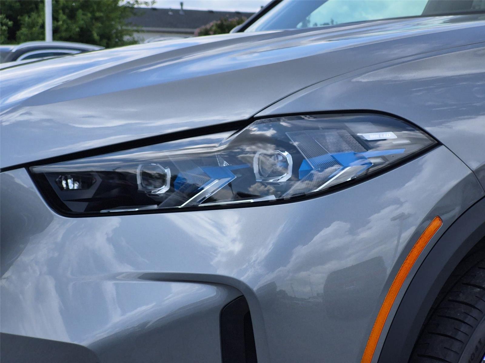 New 2026 Skyscraper Grey Metallic BMW xDrive40i image 9