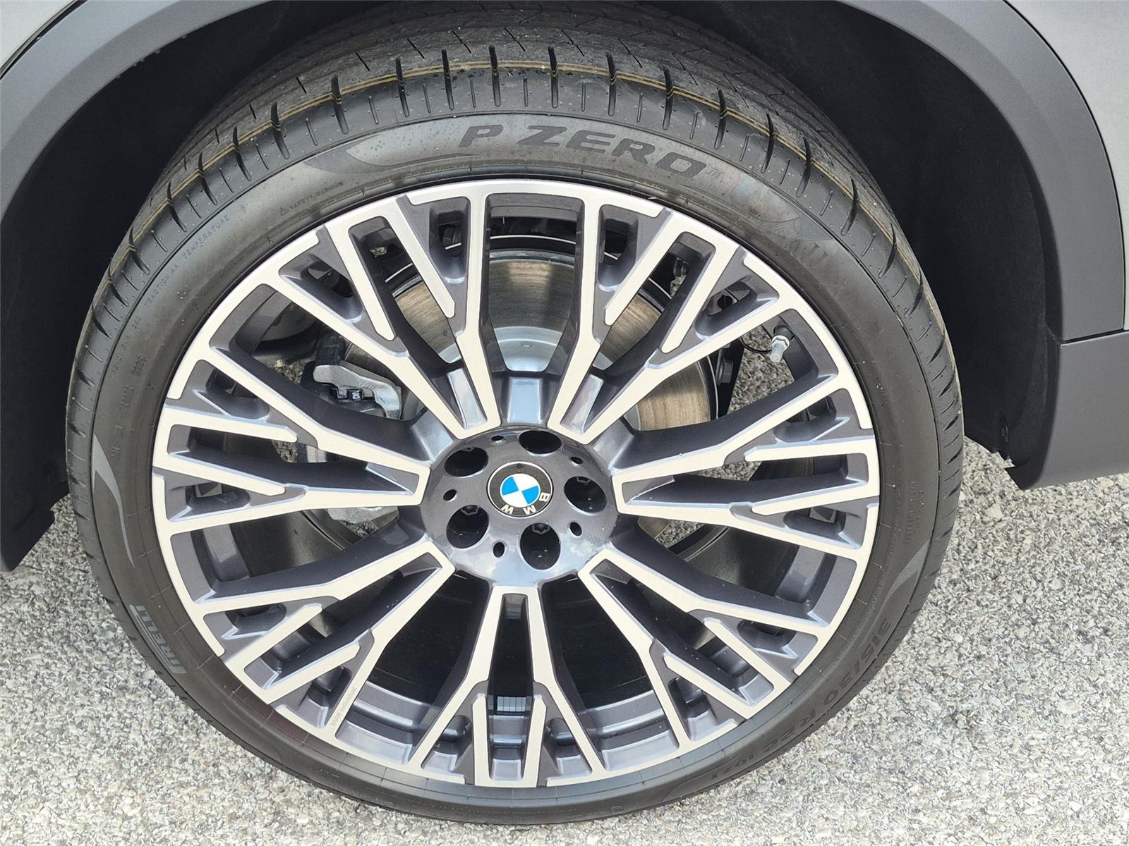 New 2026 Skyscraper Grey Metallic BMW xDrive40i image 11