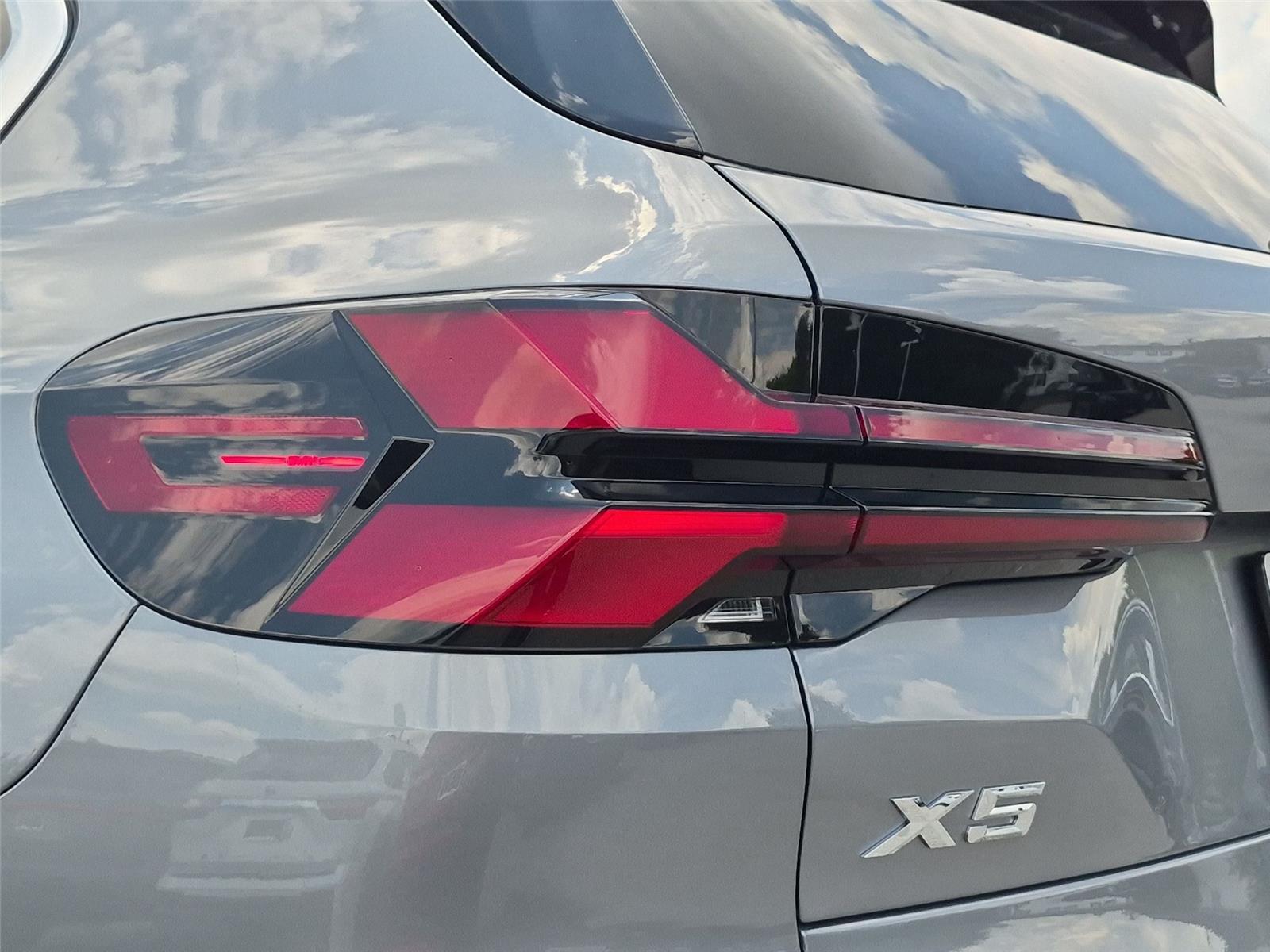 New 2026 Skyscraper Grey Metallic BMW xDrive40i image 12