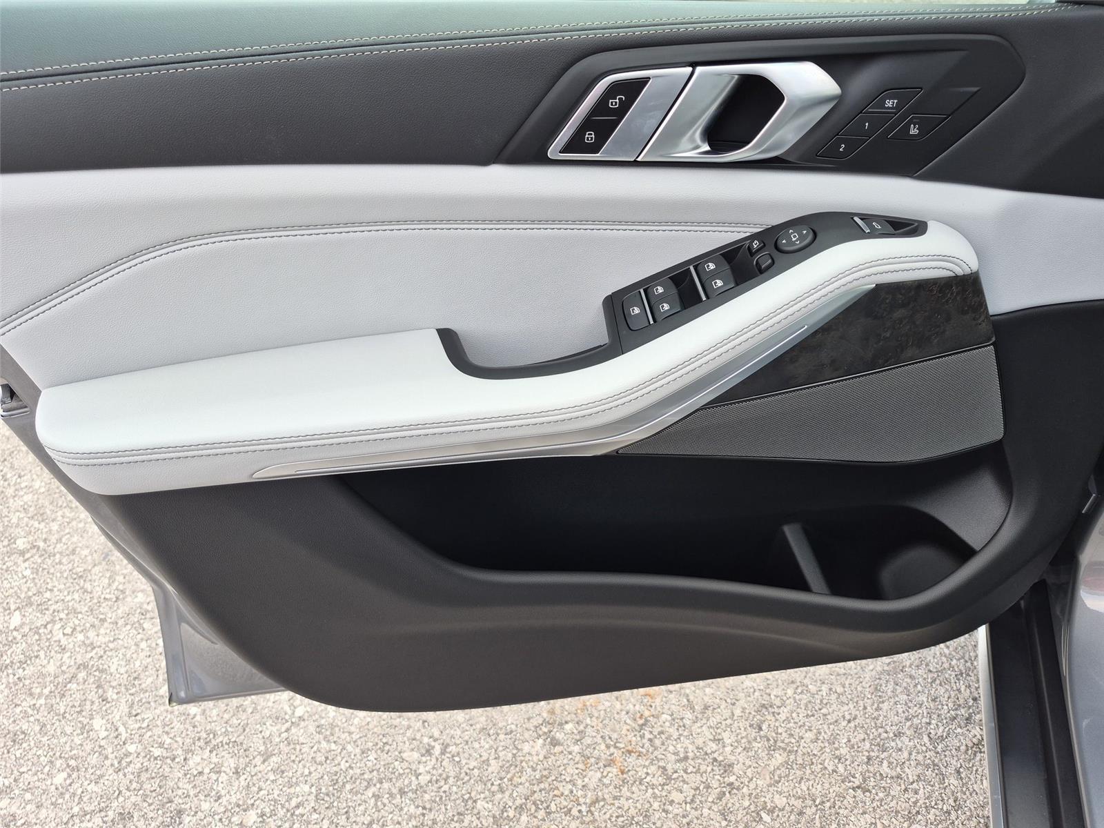 New 2026 Skyscraper Grey Metallic BMW xDrive40i image 15