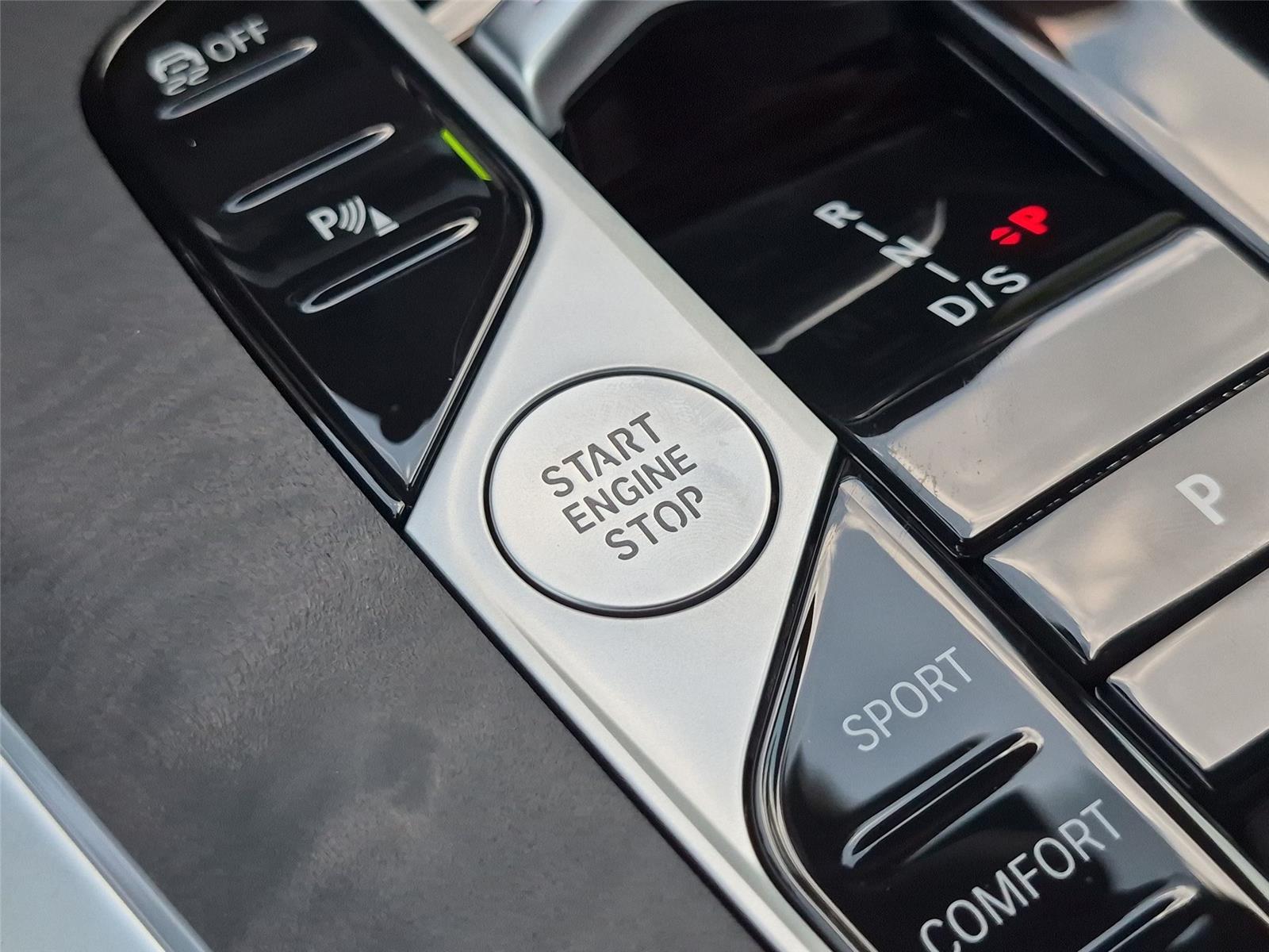 New 2026 Skyscraper Grey Metallic BMW xDrive40i image 30